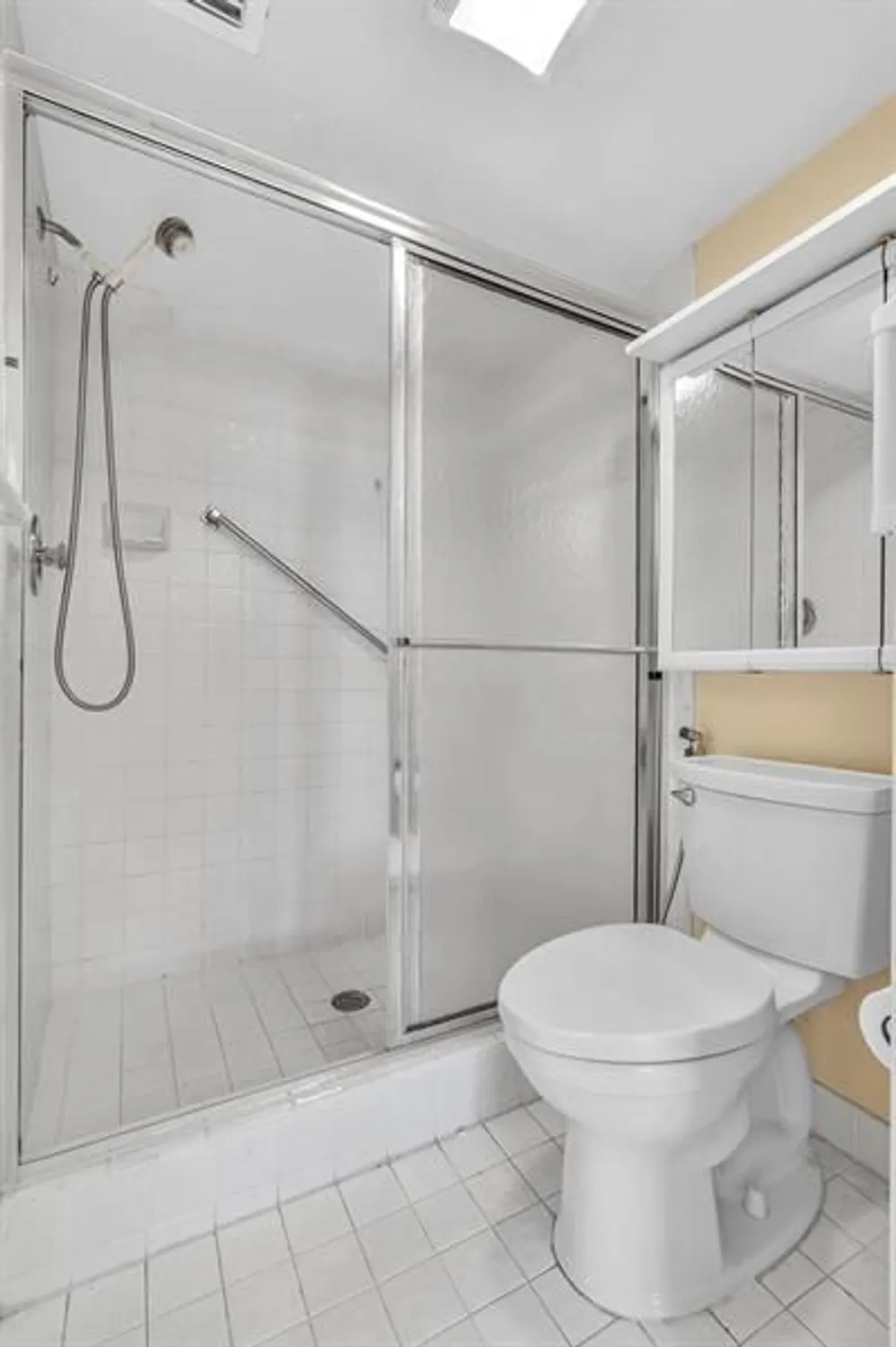 Property Slideshow image 31 of 82 | 10442 e clairmont cir 204, Tamarac, FL, 33321