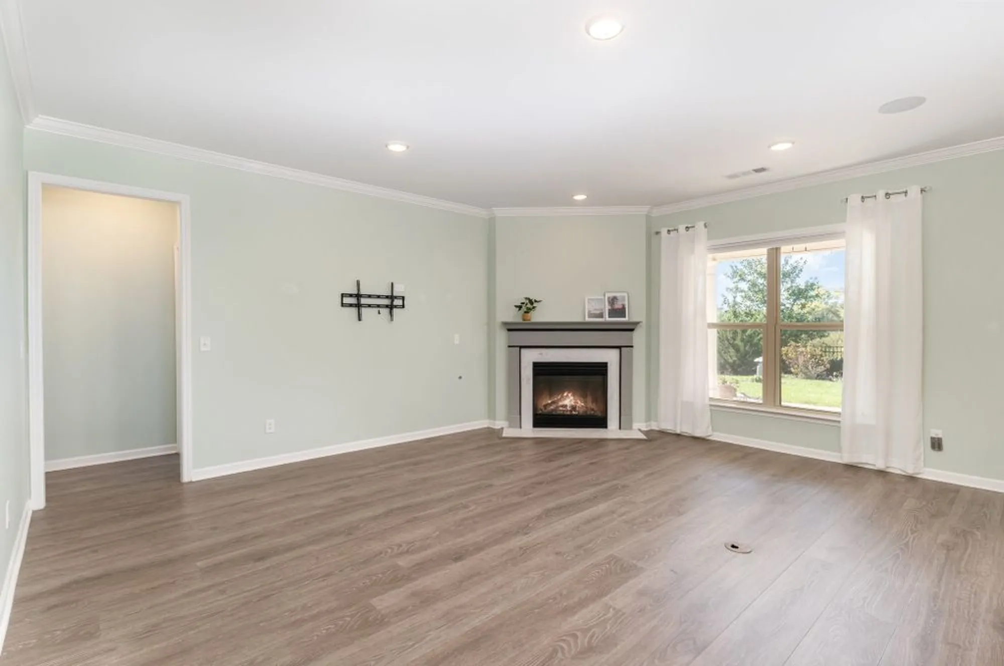 Property Slideshow image 10 of 61 | 2237 henderson dr, Spring Hill, TN, 37174