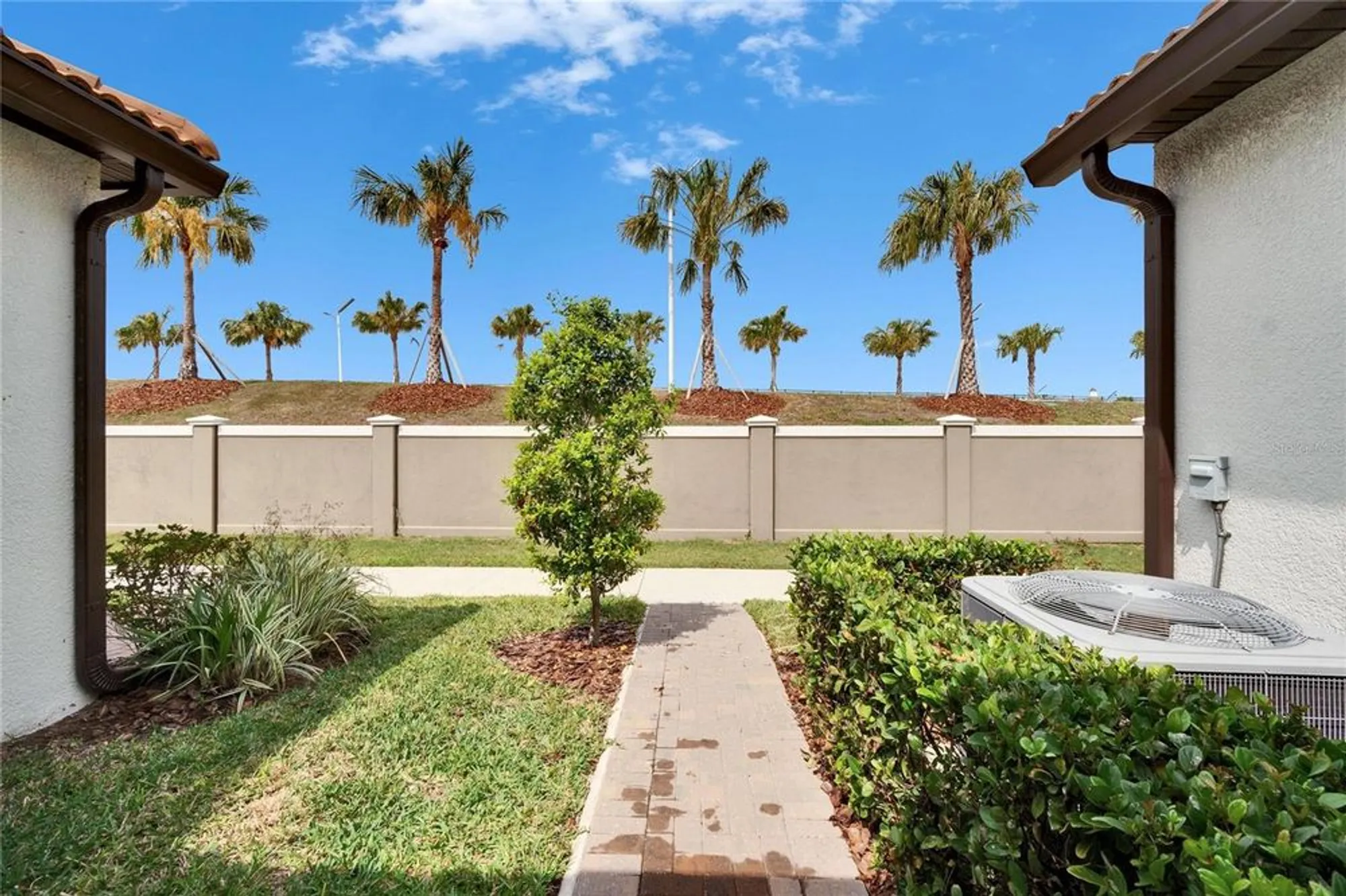 Property Slideshow image 43 of 97 | 16927 april plush dr, Wimauma, FL, 33598