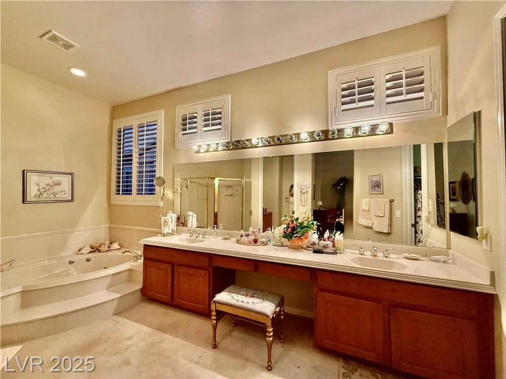 Property Slideshow image 36 of 51 | 2851 scotts valley dr, Henderson, NV, 89052