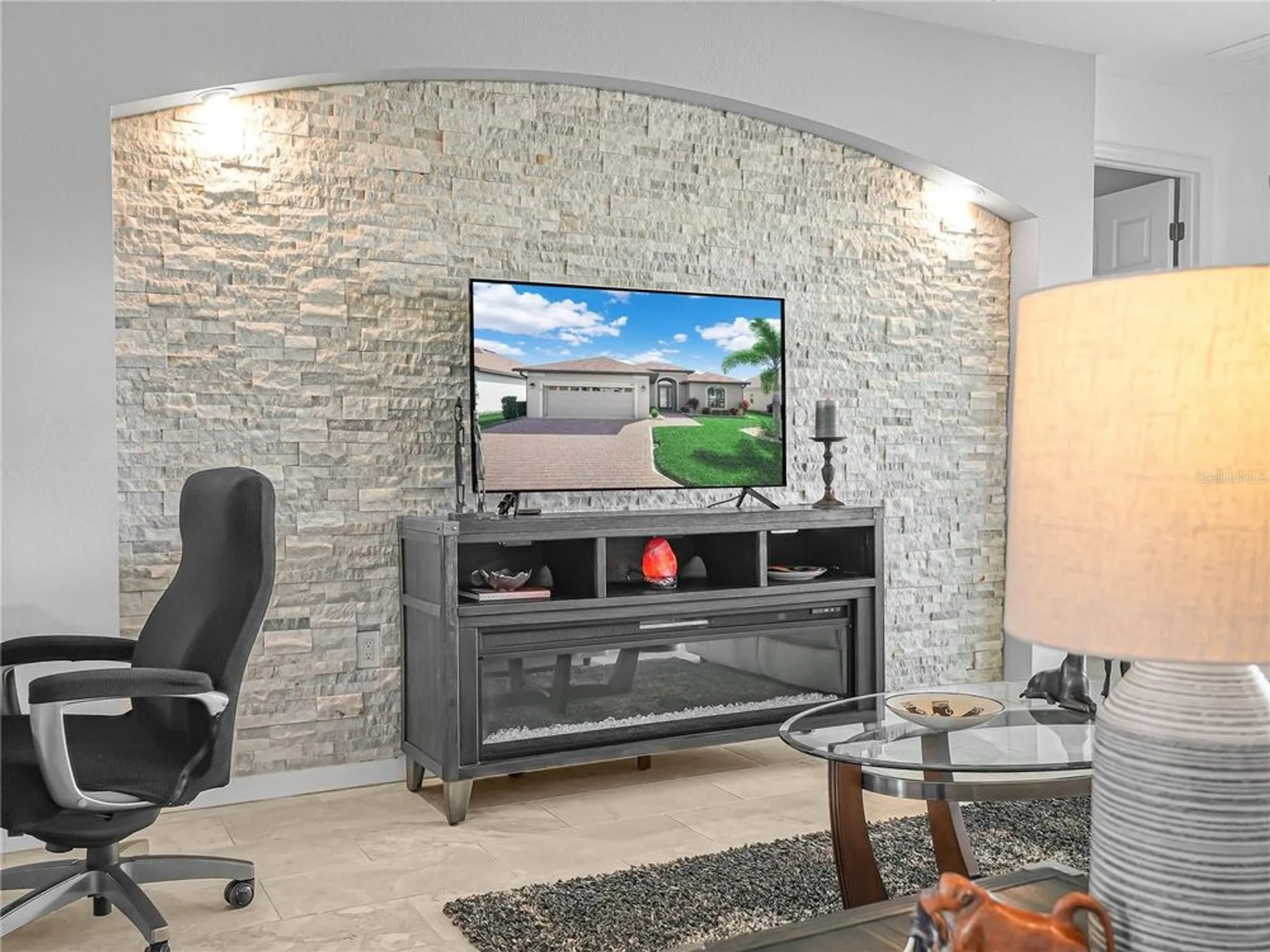 Property Slideshow image 11 of 68 | 1069 sawgrass dr, Winter Haven, FL, 33884