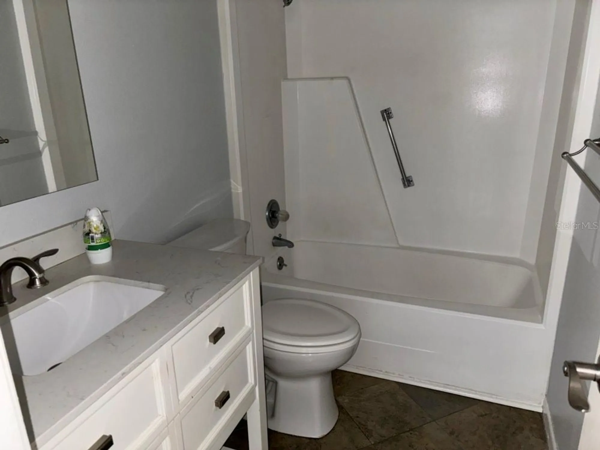 Property Slideshow image 8 of 12 | 5603 80th st n unit 207, Saint Petersburg, FL, 33709