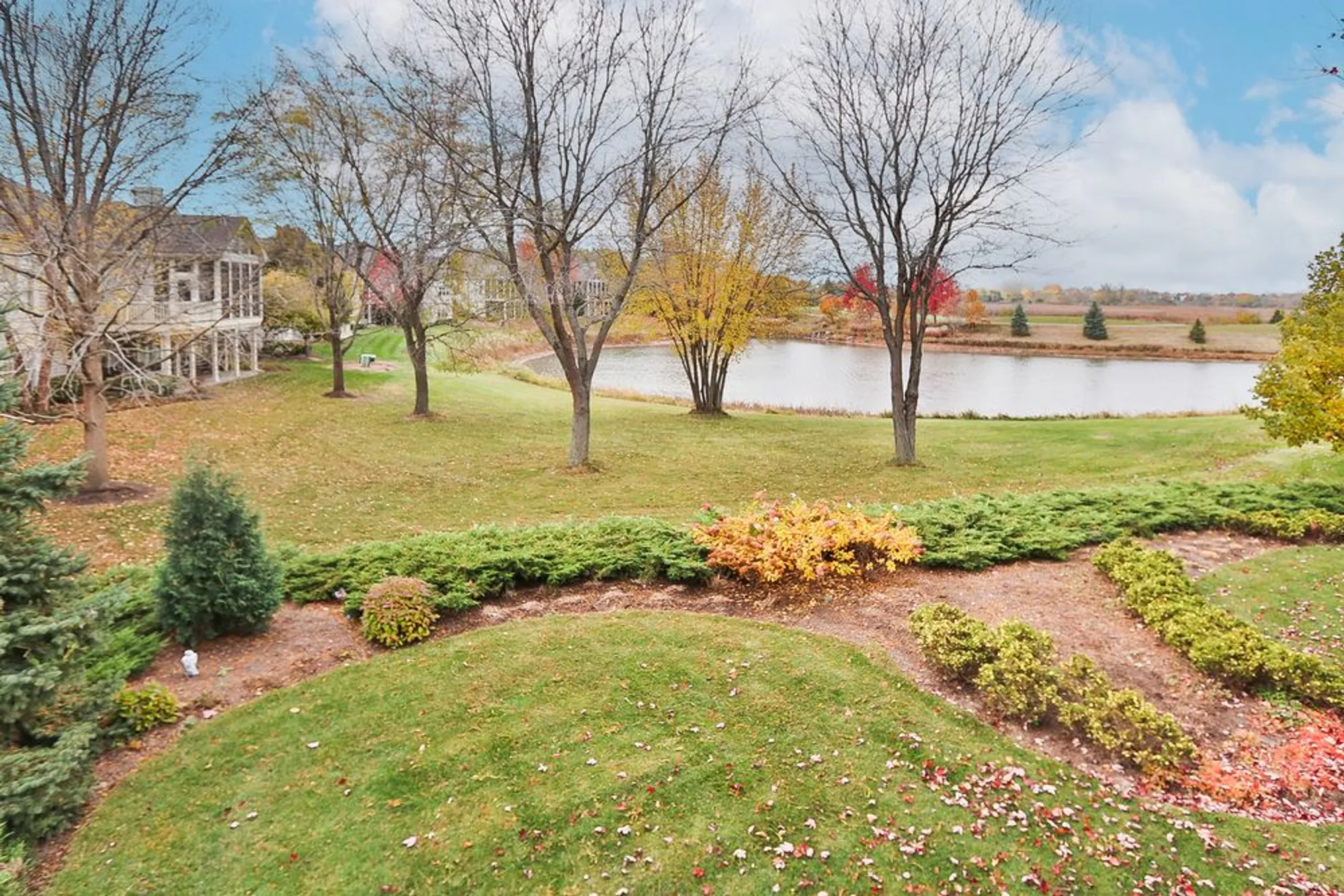 Property Slideshow image 34 of 35 | , Lake In The Hills, IL, 60156