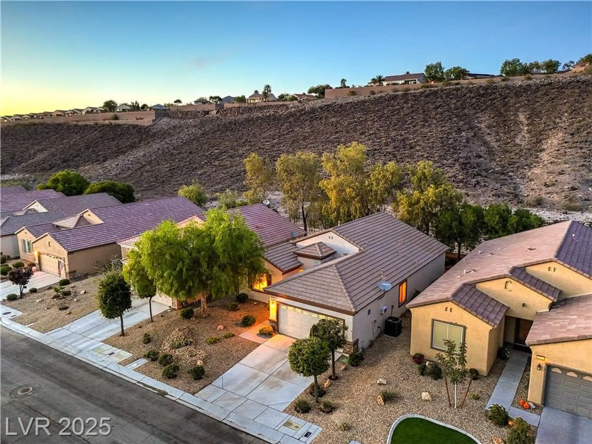 Property Slideshow image 13 of 42 | 2314 jada dr, Henderson, NV, 89044
