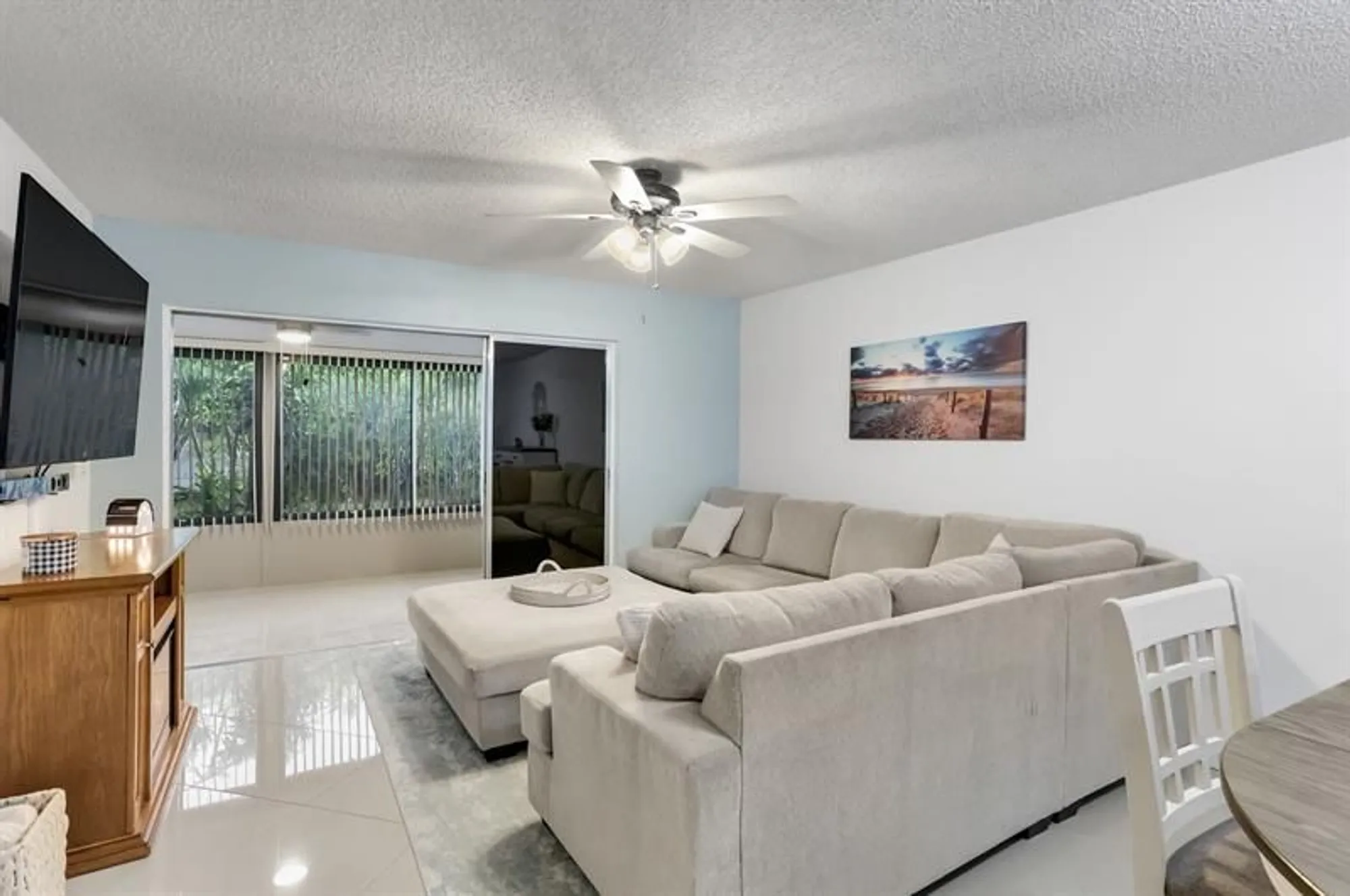 Property Slideshow image 5 of 33 | 395 bennington ln, Lake Worth, FL, 33467