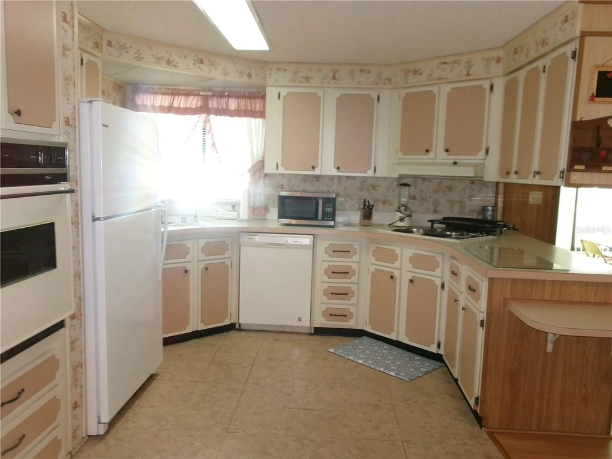 Property Slideshow image 30 of 63 | 1530 longbow dr, Lakeland, FL, 33810