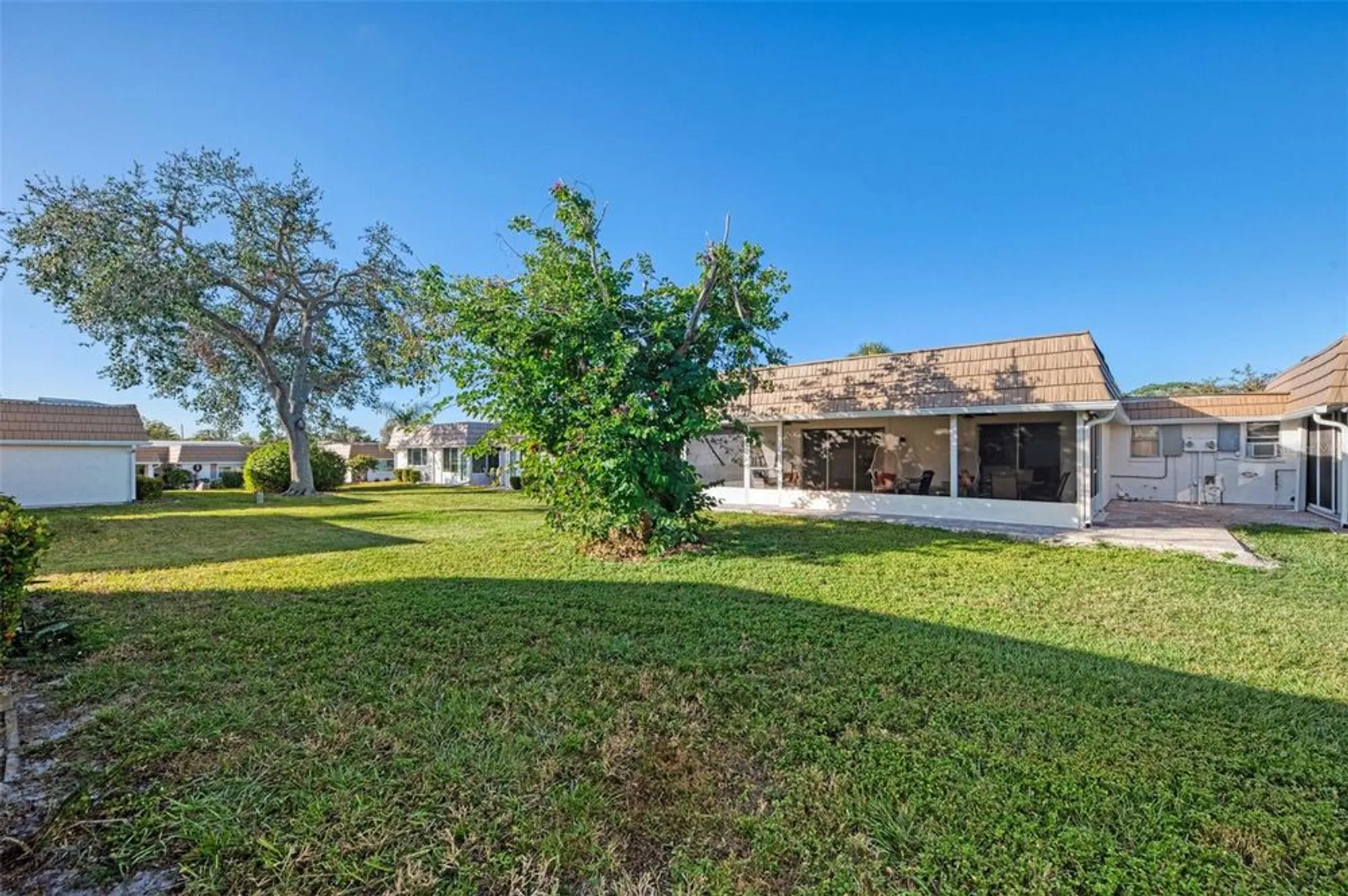 Property Slideshow image 31 of 47 | 2505 riverbluff pkwy # v196, Sarasota, FL, 34231