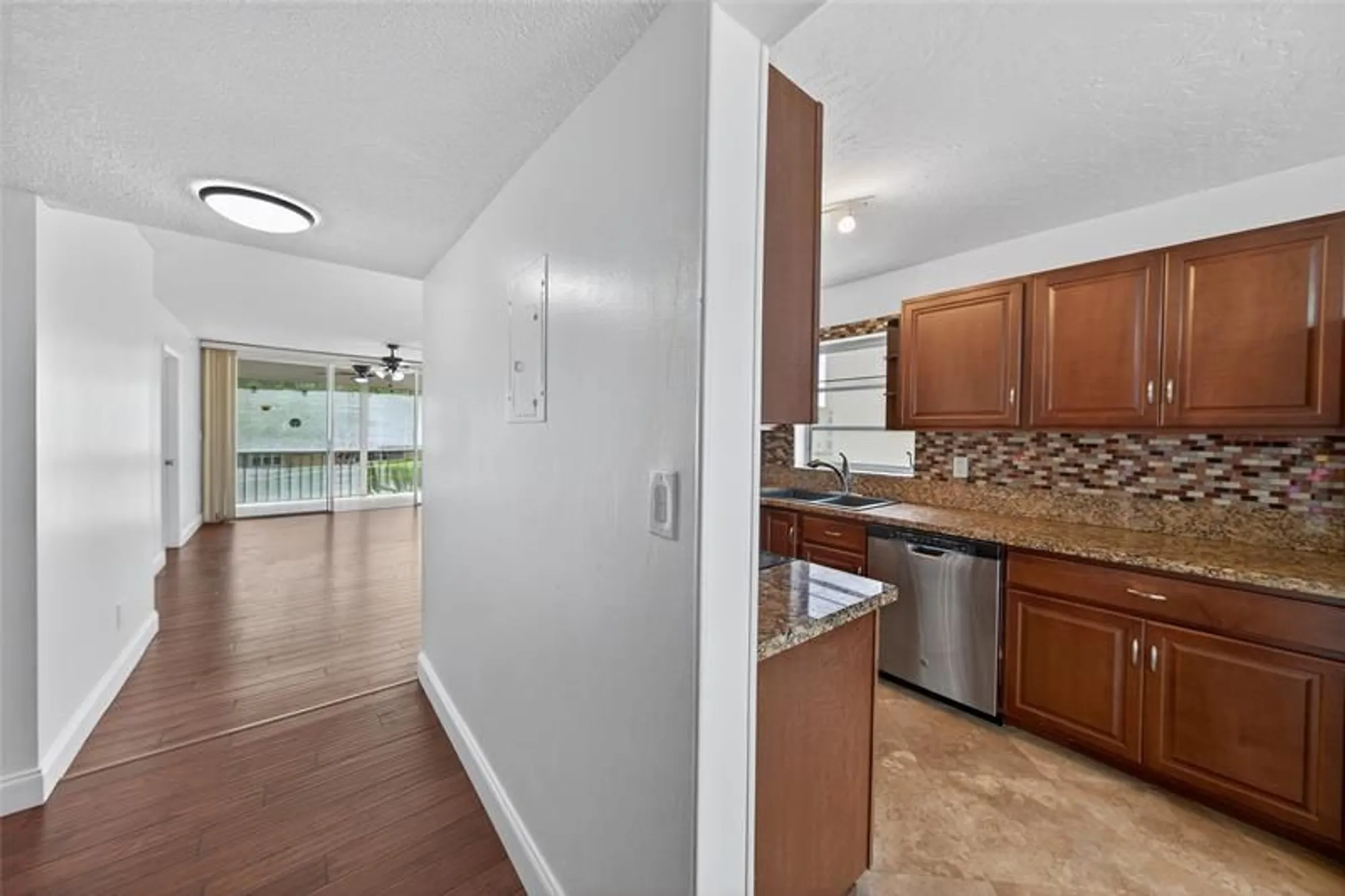 Property Slideshow image 10 of 33 | 6070 nw 64th ave 212, Tamarac, FL, 33319