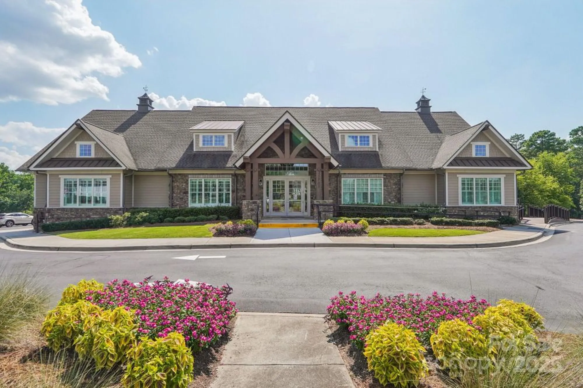 Property Slideshow image 45 of 47 | 45528 misty bluff dr, Charlotte, NC, 28278