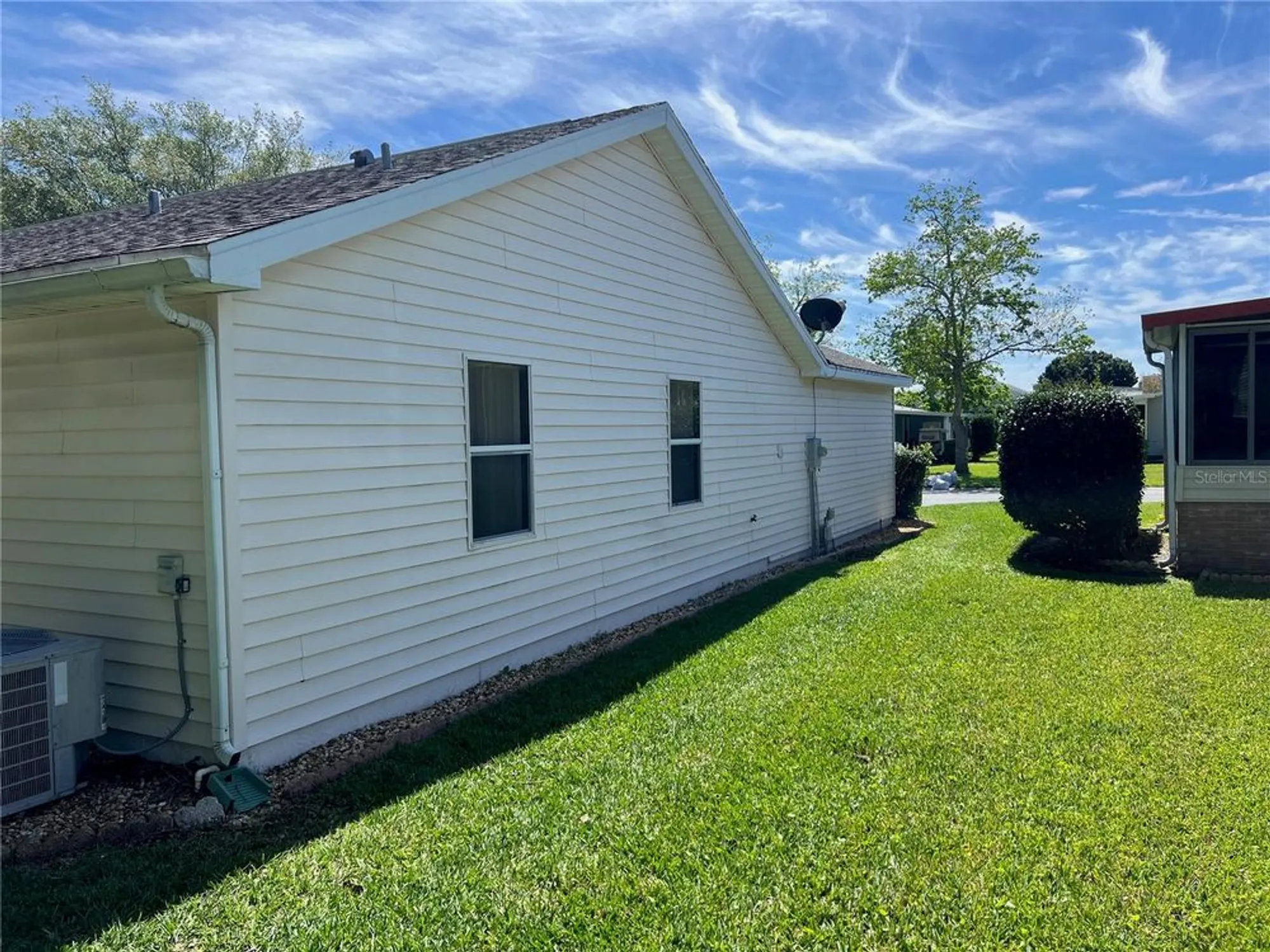 Property Slideshow image 5 of 28 | 1161 del toro dr, Lady Lake, FL, 32159