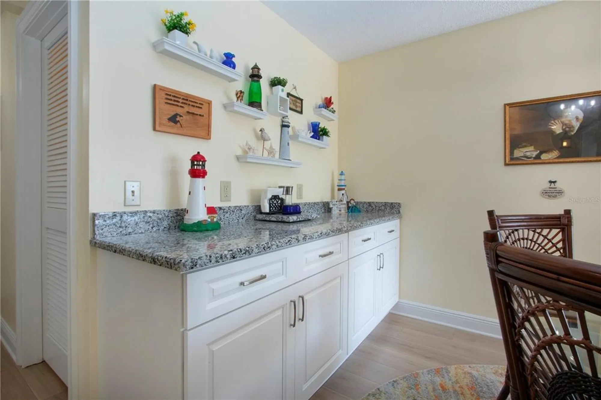 Property Slideshow image 28 of 69 | 2016 east view dr, Sun City Center, FL, 33573