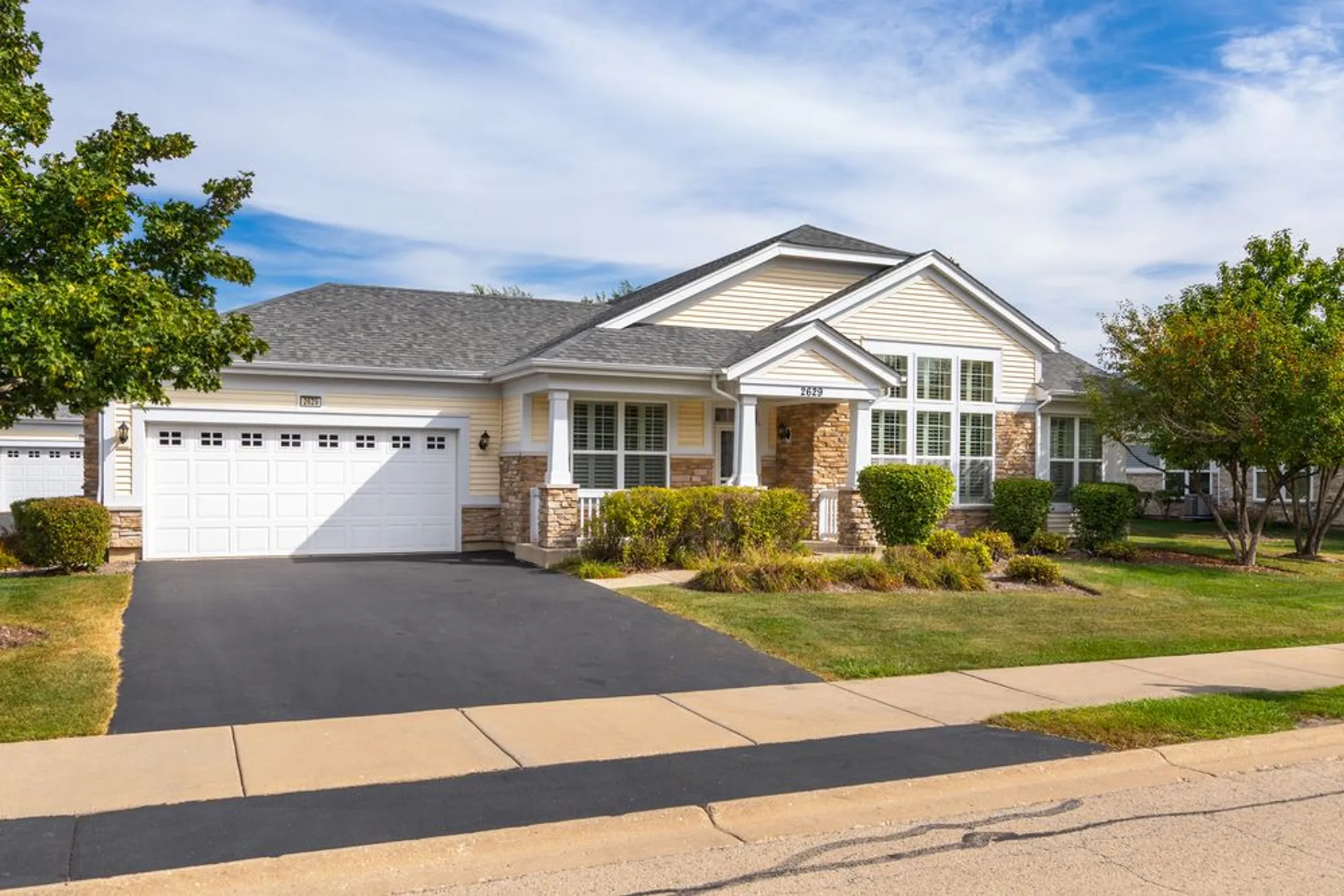 Property Slideshow image 1 of 29 | 2629 camberley cir, Naperville, IL, 60564