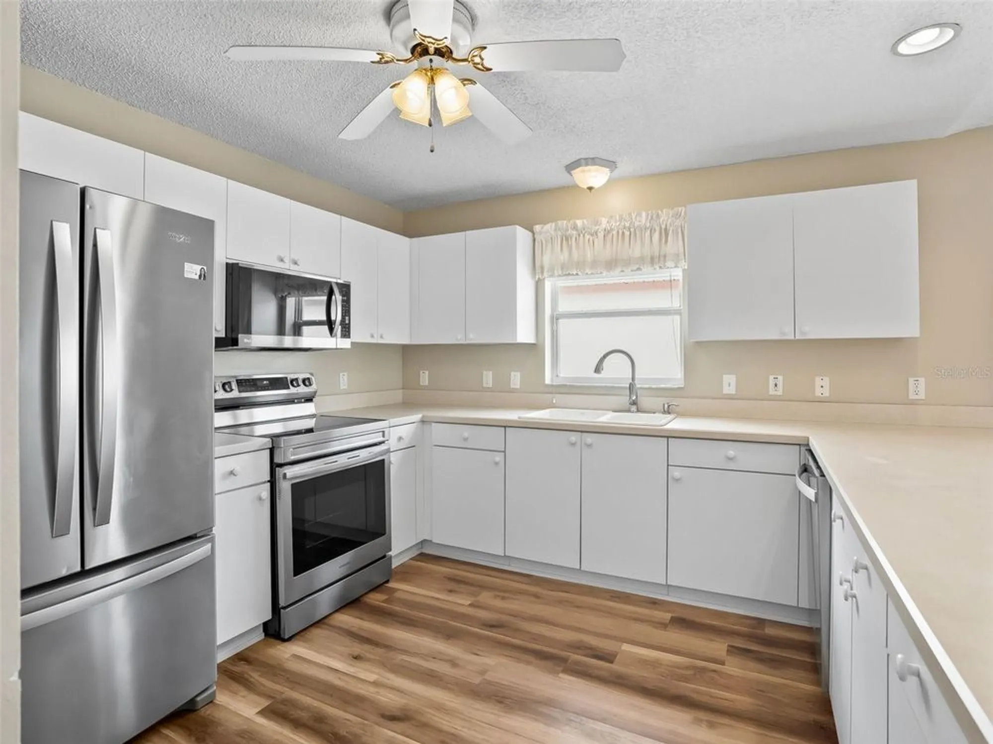 Property Slideshow image 11 of 41 | 873 oviedo rd, The Villages, FL, 32159