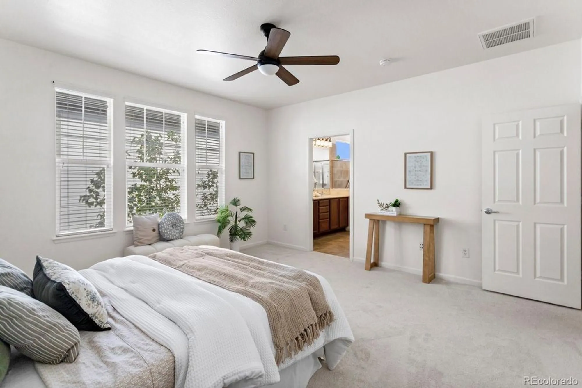 Property Slideshow image 16 of 29 | 19834 w 56th pl, Golden, CO, 80403