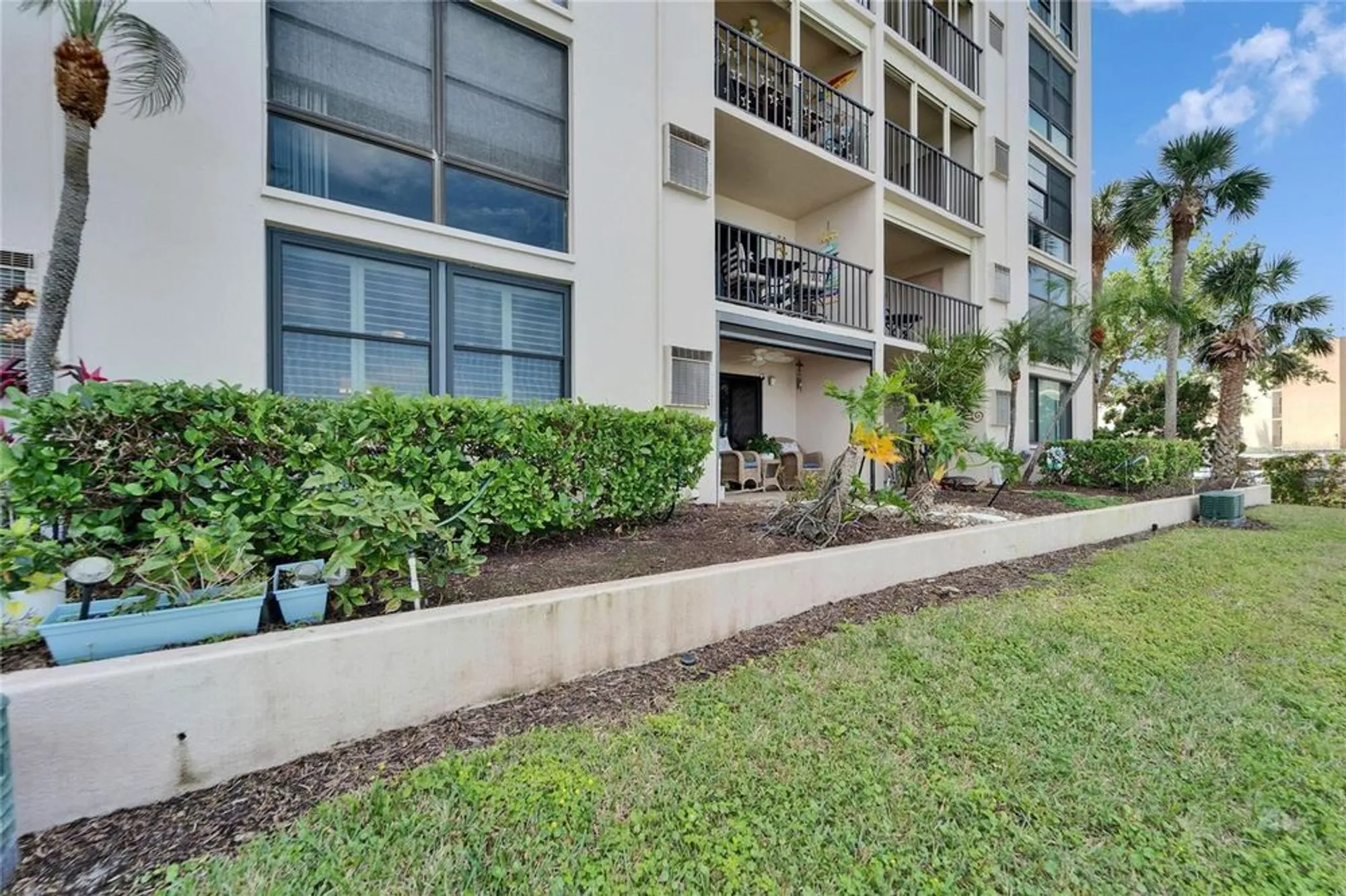 Property Slideshow image 35 of 60 | 7700 sun island dr 107, South Pasadena, FL, 33707