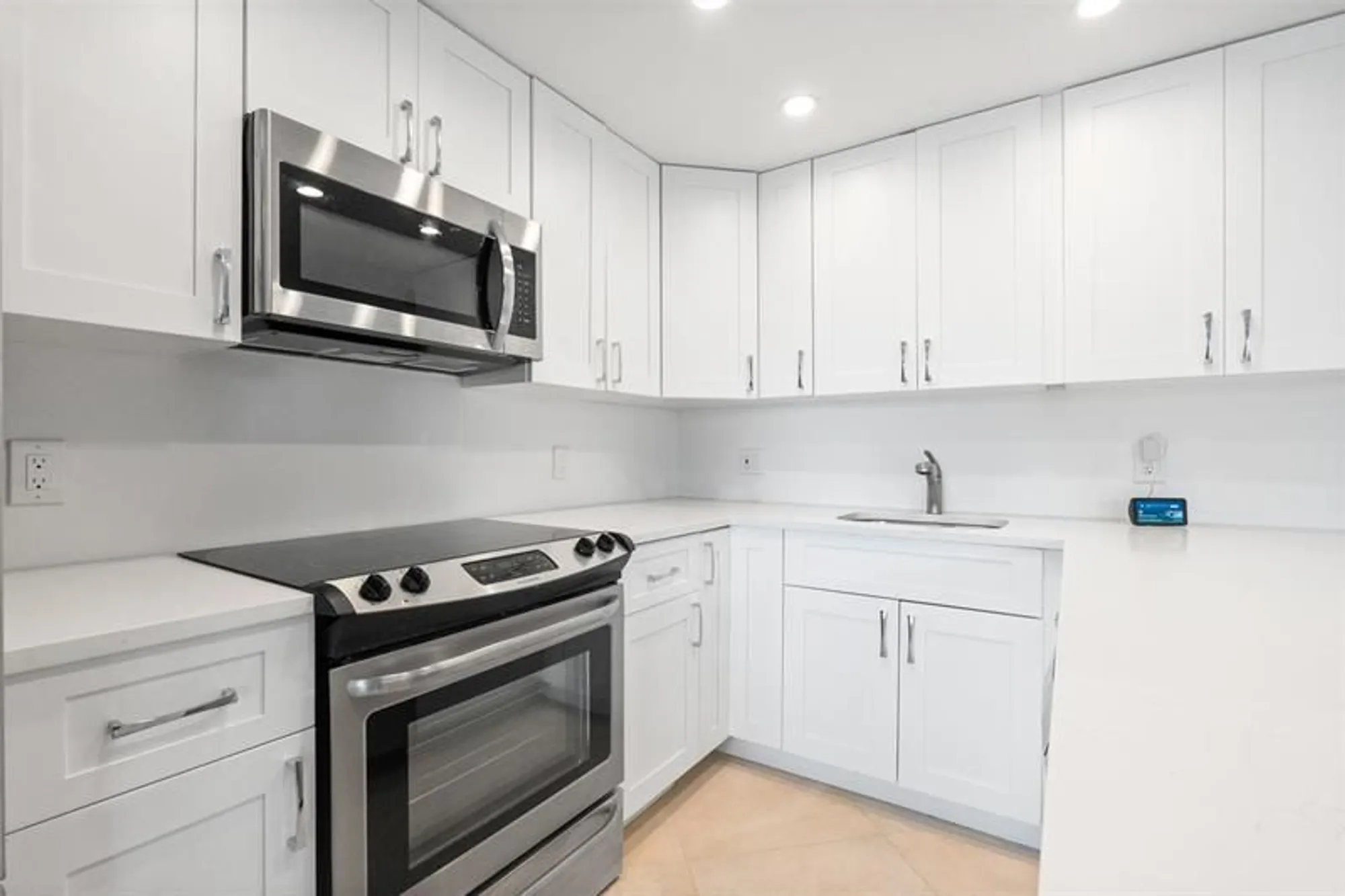 Property Slideshow image 2 of 28 | 3057 newport n # 3057, Deerfield Beach, FL, 33442