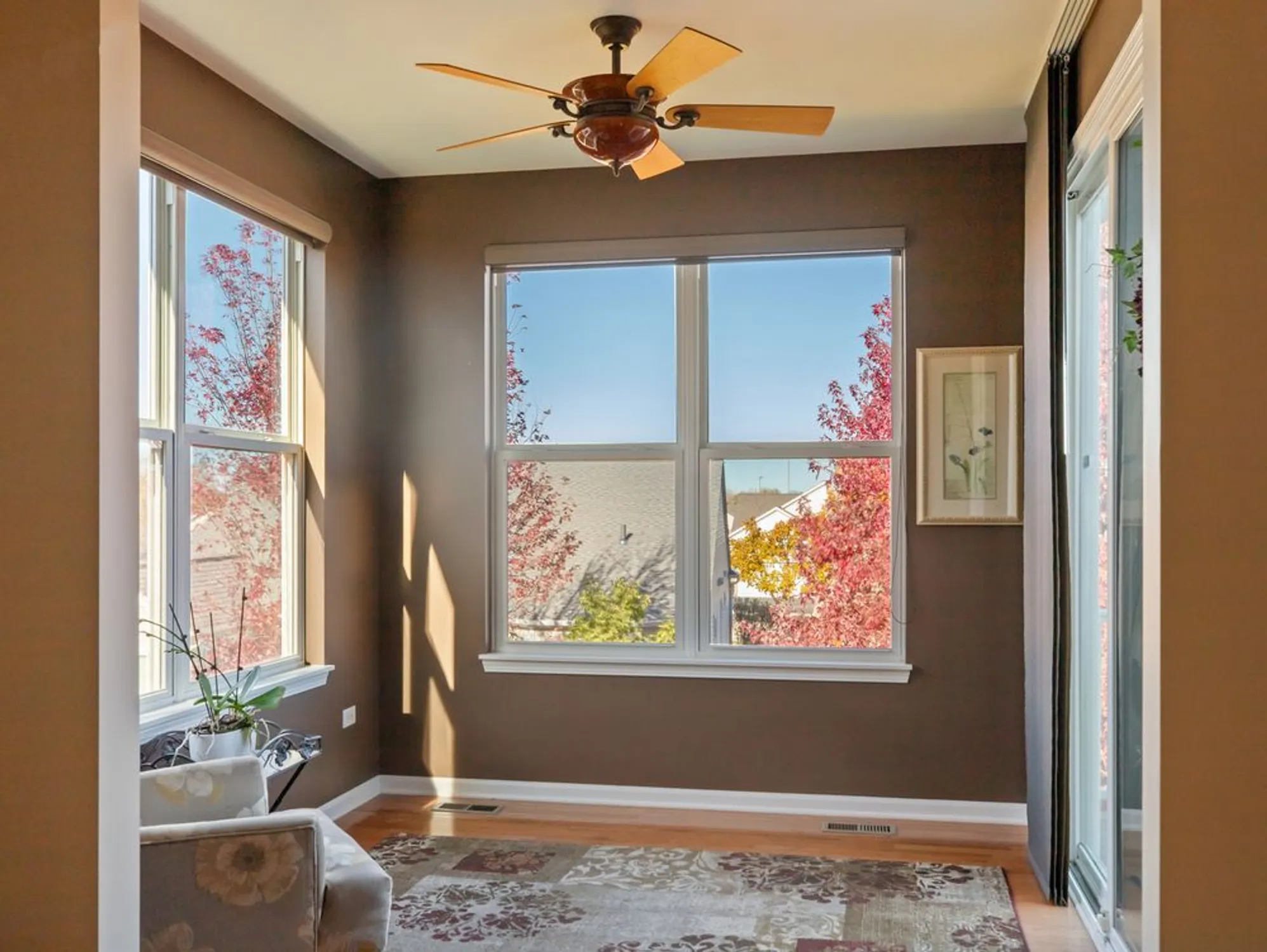 Property Slideshow image 16 of 36 | 3001 ravinia cir, Mundelein, IL, 60060