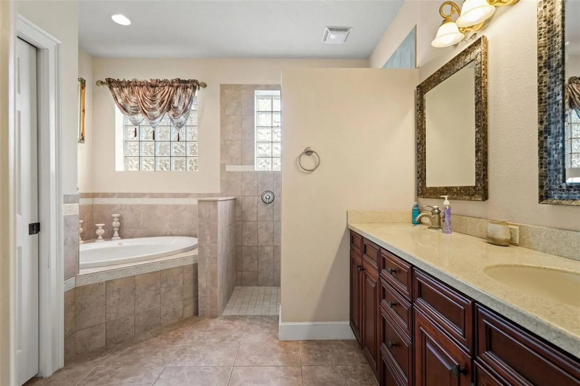 Property Slideshow image 18 of 50 | 9059 penelope dr, Weeki Wachee, FL, 34613