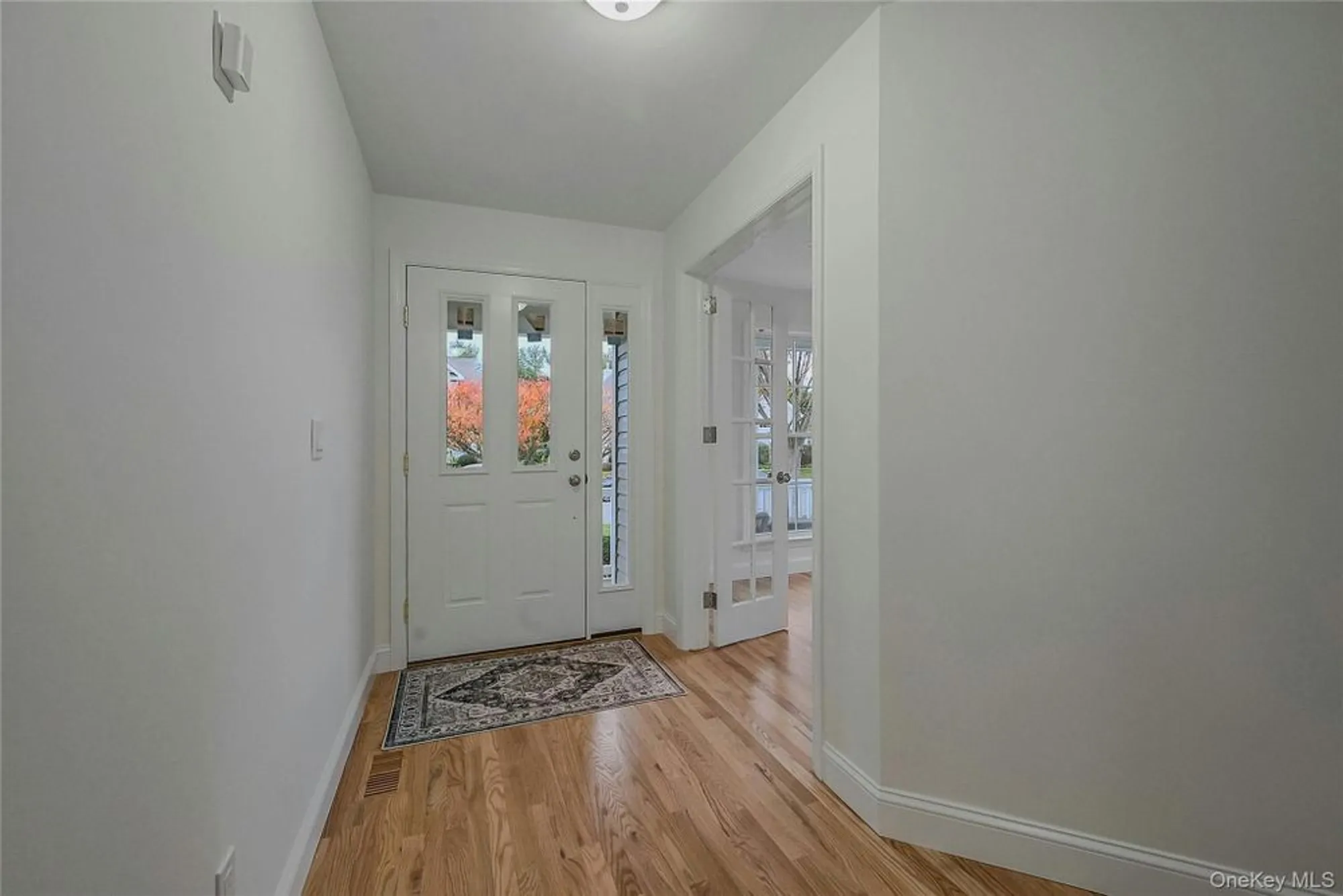 Property Slideshow image 4 of 47 | 98 scenic lake dr, Riverhead, NY, 11901