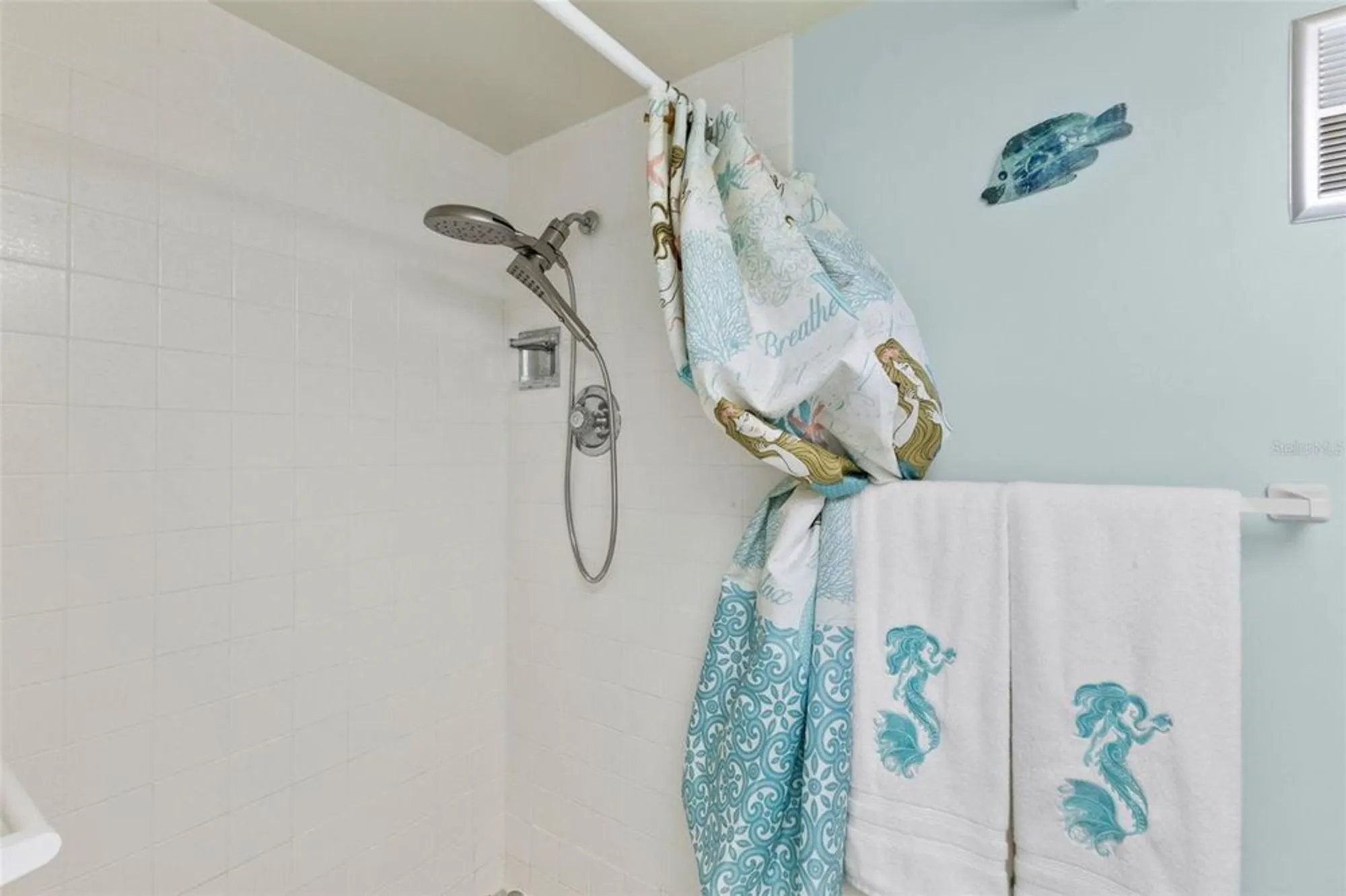 Property Slideshow image 22 of 46 | 4550 cove cir apt 501, Saint Petersburg, FL, 33708