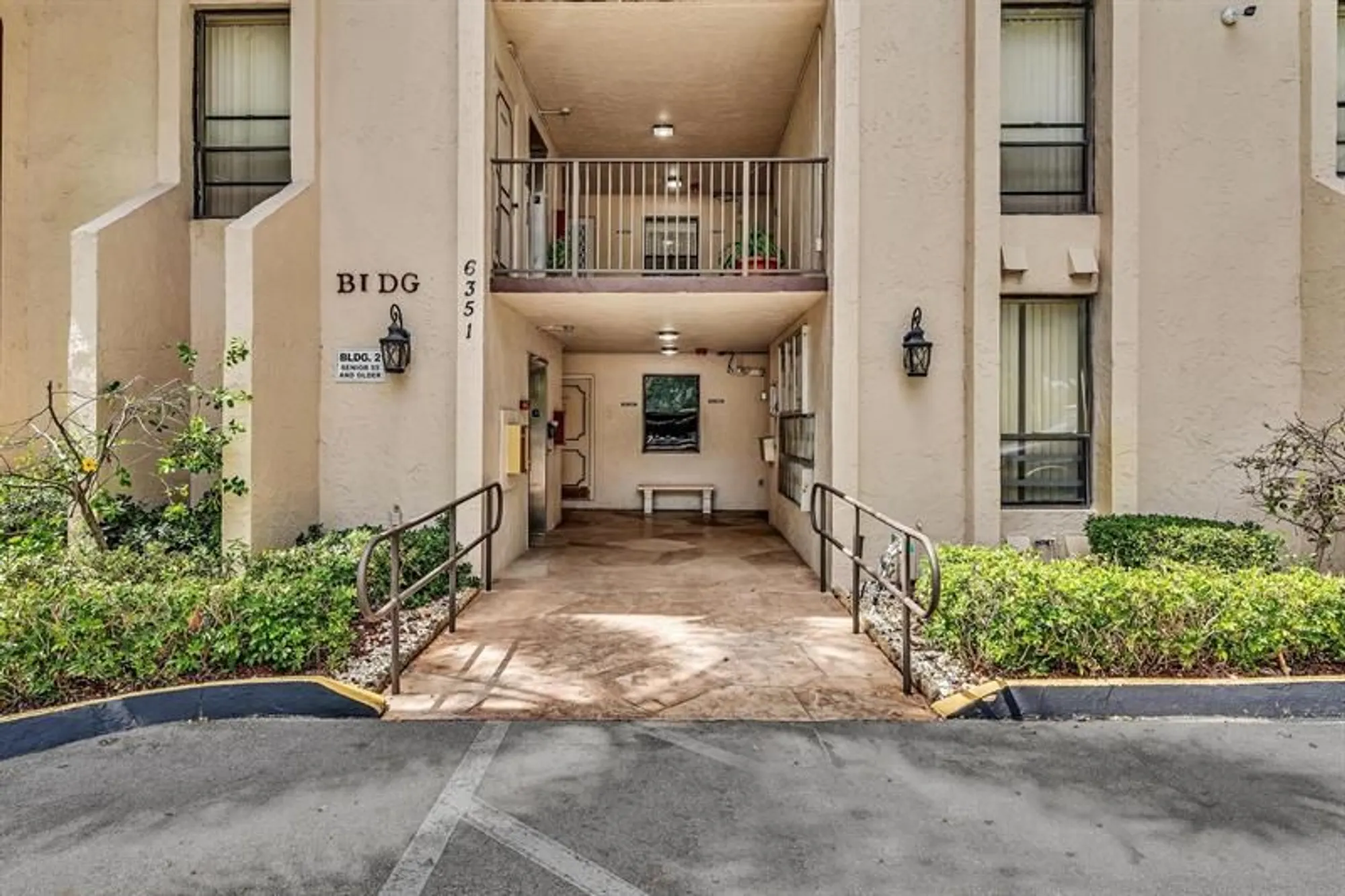 Property Slideshow image 4 of 48 | 6351 n university dr 324, Tamarac, FL, 33321