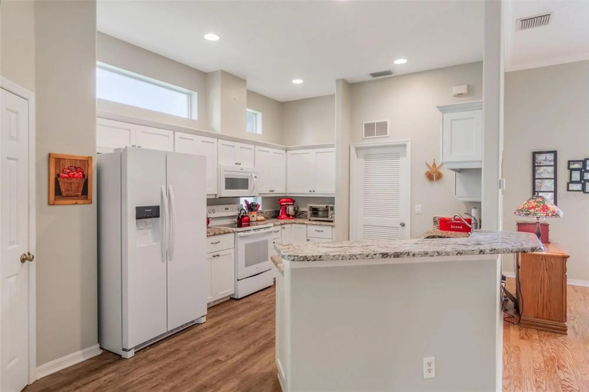 Property Slideshow image 9 of 57 | 22228 oxford heights dr, Leesburg, FL, 34748