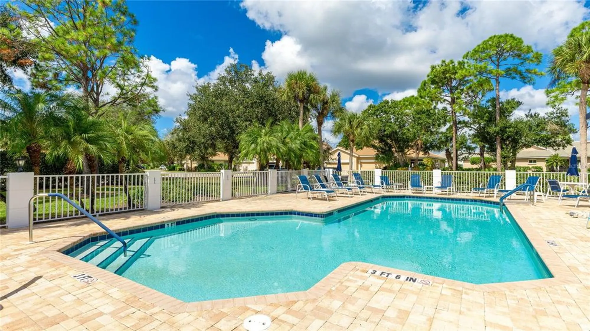 Property Slideshow image 32 of 51 | 875 chalmers dr 11, Venice, FL, 34293