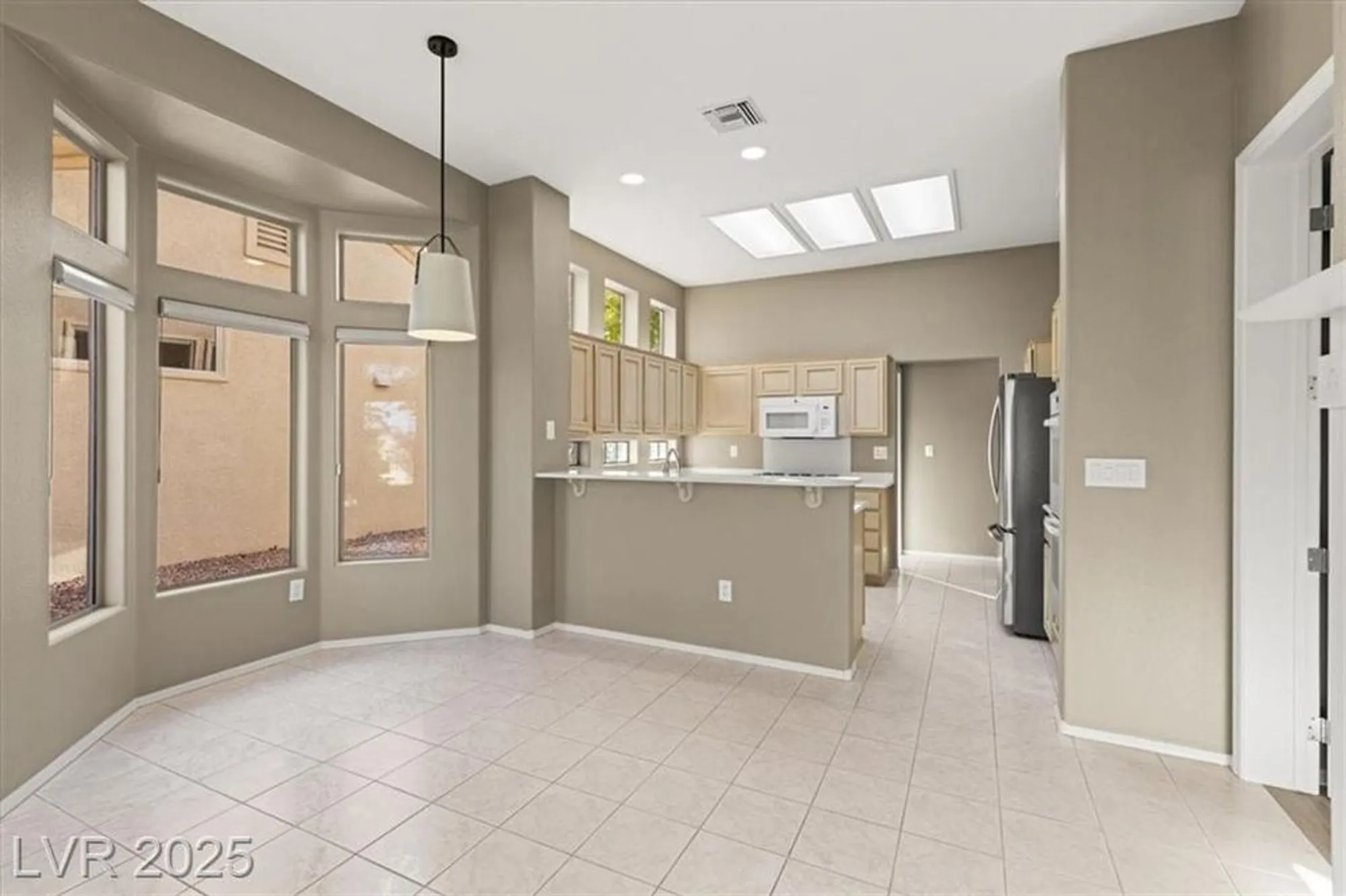 Property Slideshow image 22 of 43 | 2404 spring water dr, Las Vegas, NV, 89134