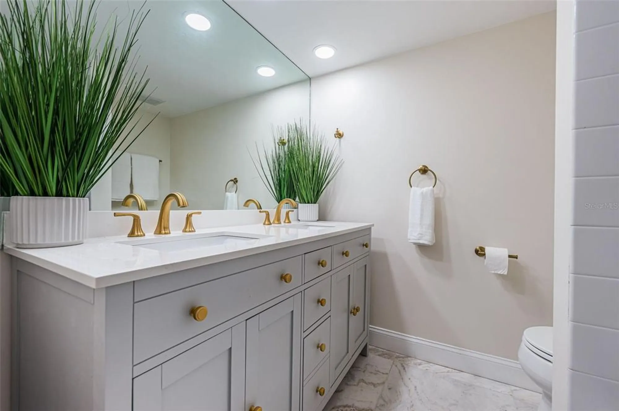 Property Slideshow image 32 of 66 | 7400 sun island dr 806, South Pasadena, FL, 33707