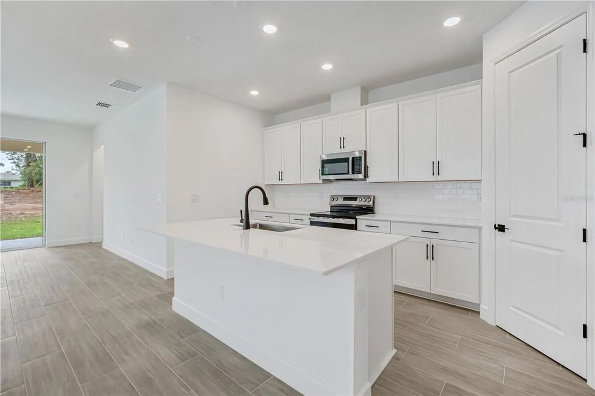 Property Slideshow image 12 of 47 | 9157 players dr, Weeki Wachee, FL, 34613