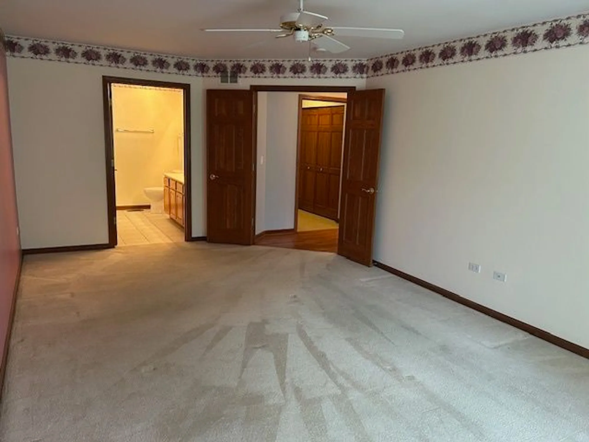 Property Slideshow image 16 of 67 | 13804 s ironwood dr, Plainfield, IL, 60544