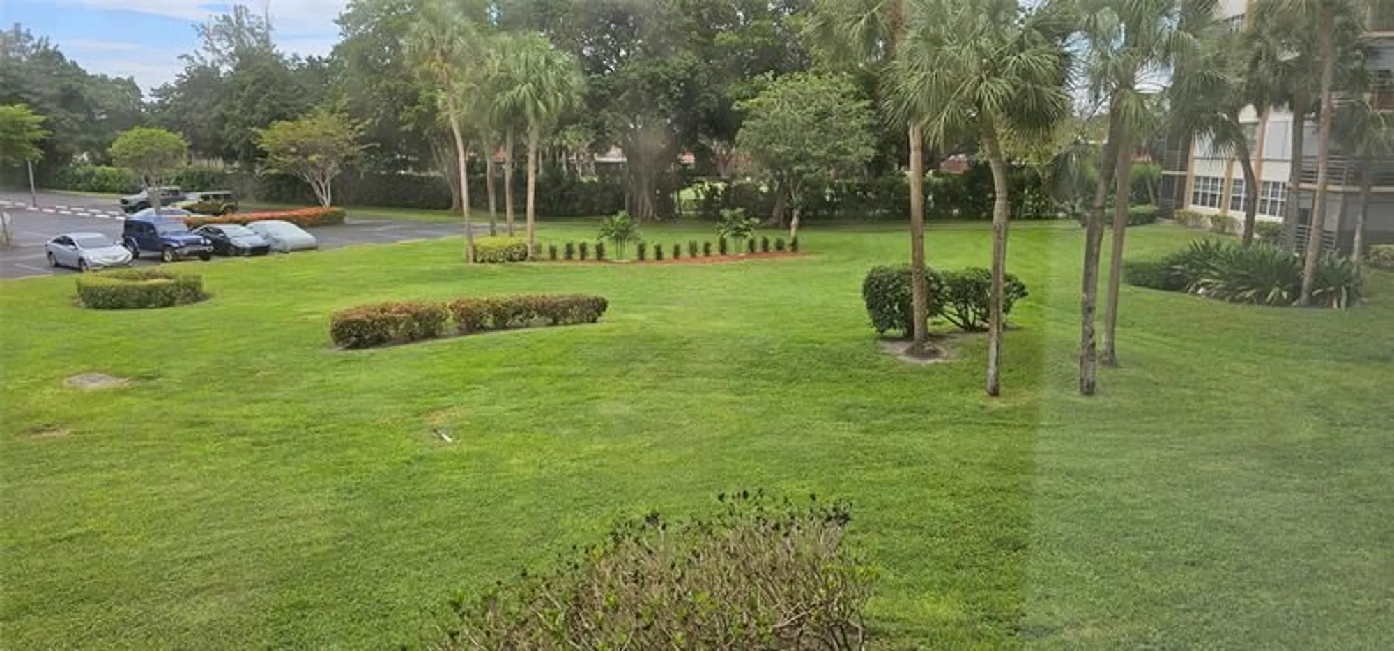 Property Slideshow image 5 of 30 | 1000 saint charles pl 220, Pembroke Pines, FL, 33026