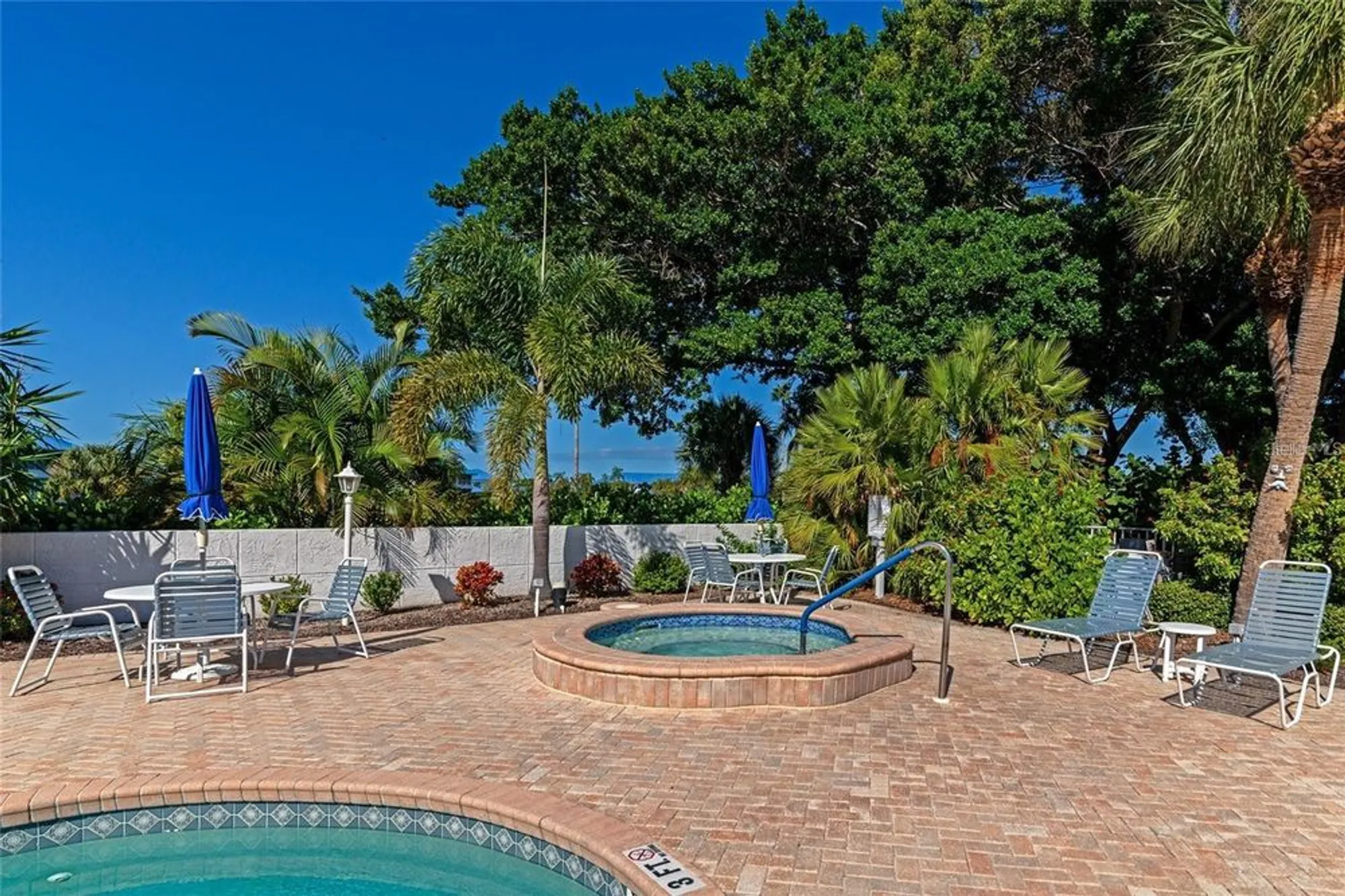 Property Slideshow image 11 of 37 | 967 waterside ln, Bradenton, FL, 34209