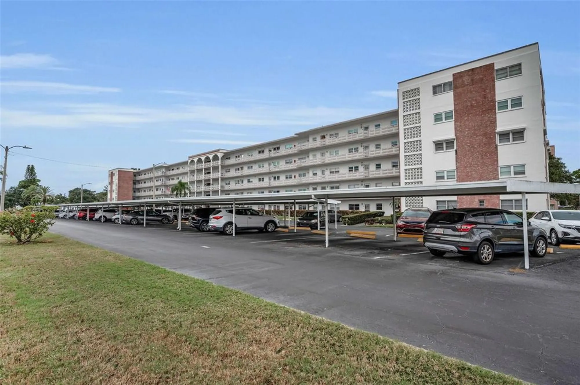 Property Slideshow image 3 of 84 | 5501 80th st n unit 405, St Petersburg, FL, 33709
