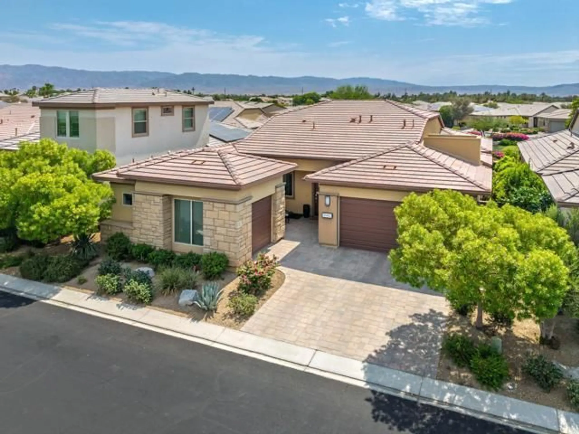 Property Slideshow image 14 of 61 | 51482 longmeadow st, Indio, CA, 92201