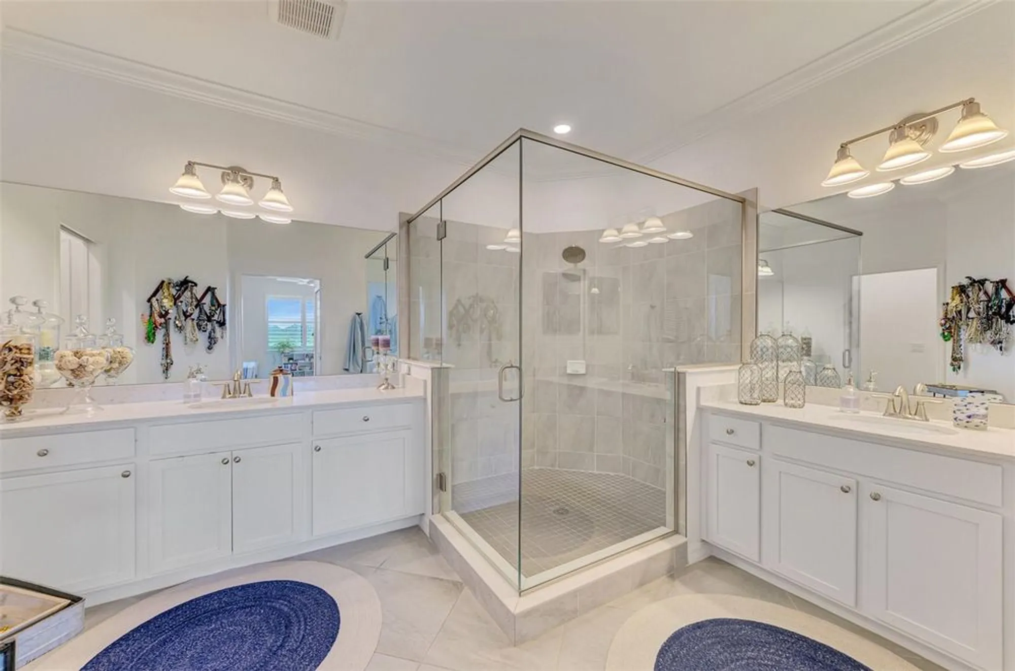 Property Slideshow image 33 of 98 | 10797 tarflower dr unit 201, Venice, FL, 34293