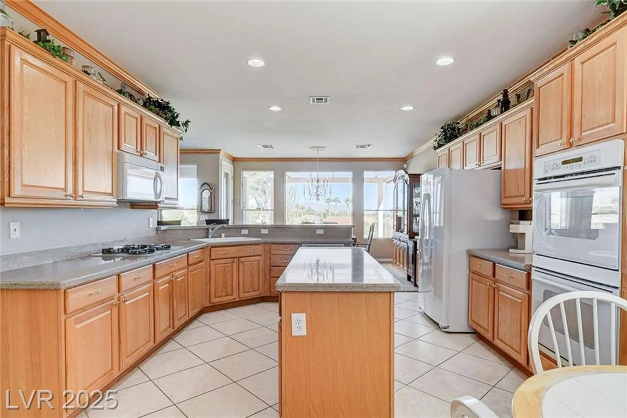 Property Slideshow image 10 of 48 | 10584 abisso dr, Las Vegas, NV, 89135