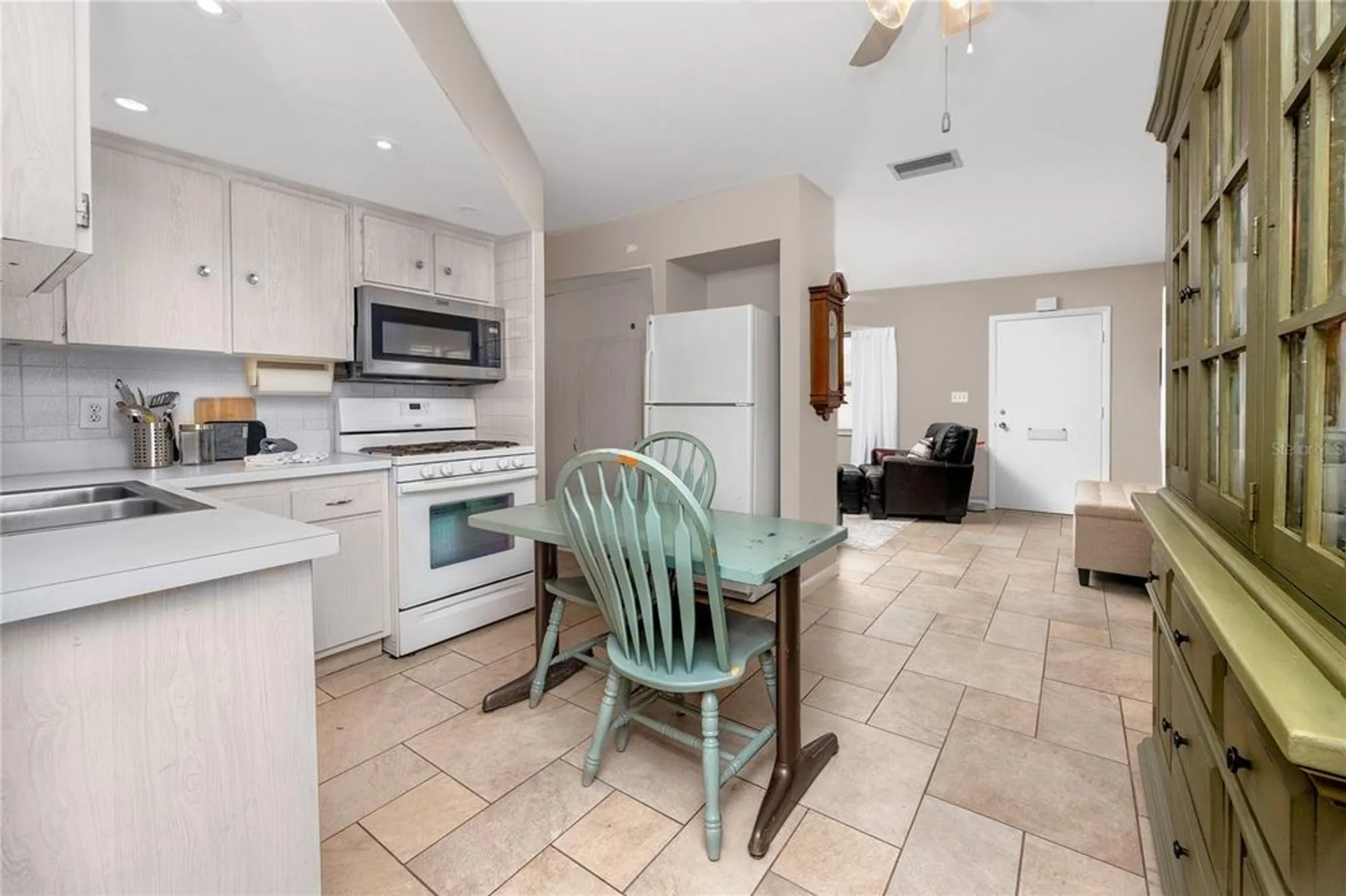 Property Slideshow image 3 of 46 | 12400 park blvd 417, Seminole, FL, 33772