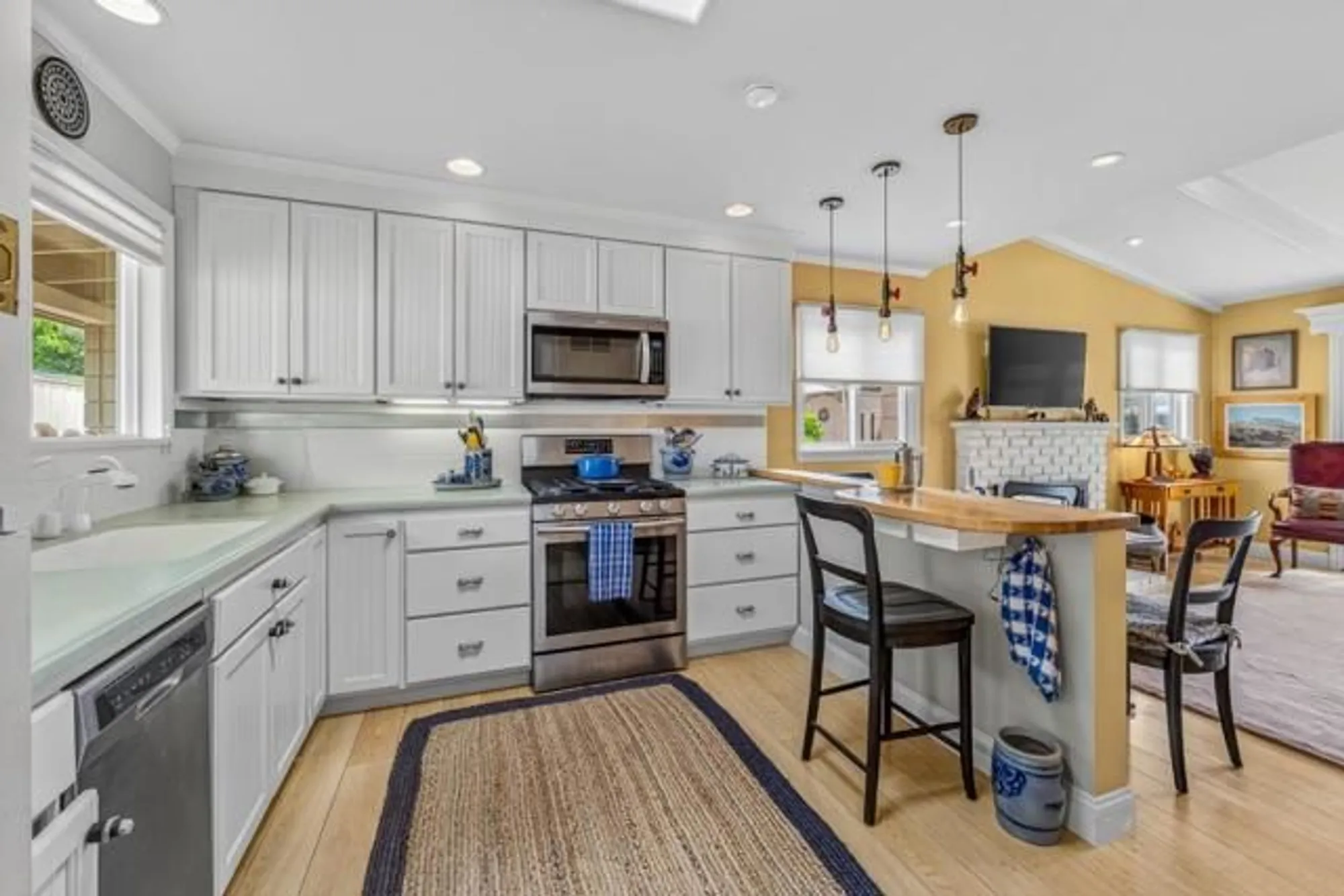 Property Slideshow image 12 of 42 | 171 hacienda carmel, Carmel, CA, 93923