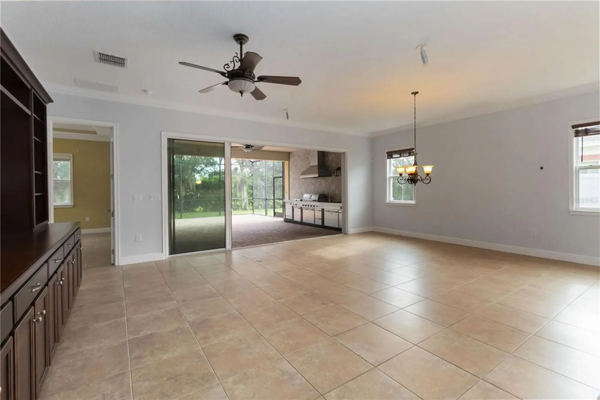 Property Slideshow image 8 of 54 | 5043 vantage ct, Saint Cloud, FL, 34772