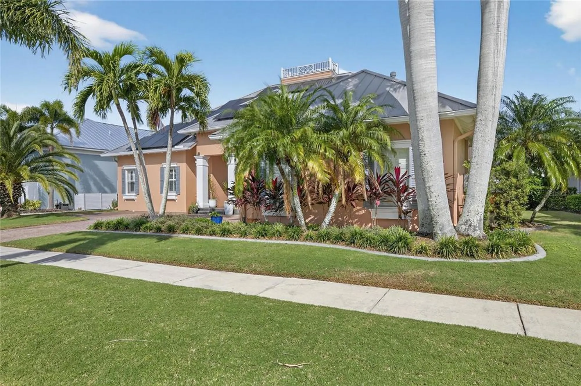 Property Slideshow image 84 of 99 | 719 islebay dr, Apollo Beach, FL, 33572