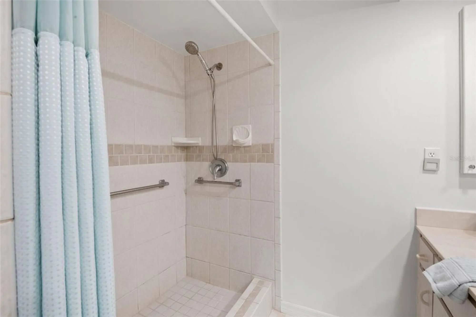 Property Slideshow image 33 of 61 | 1012 dunrobin dr d, Palm Harbor, FL, 34684