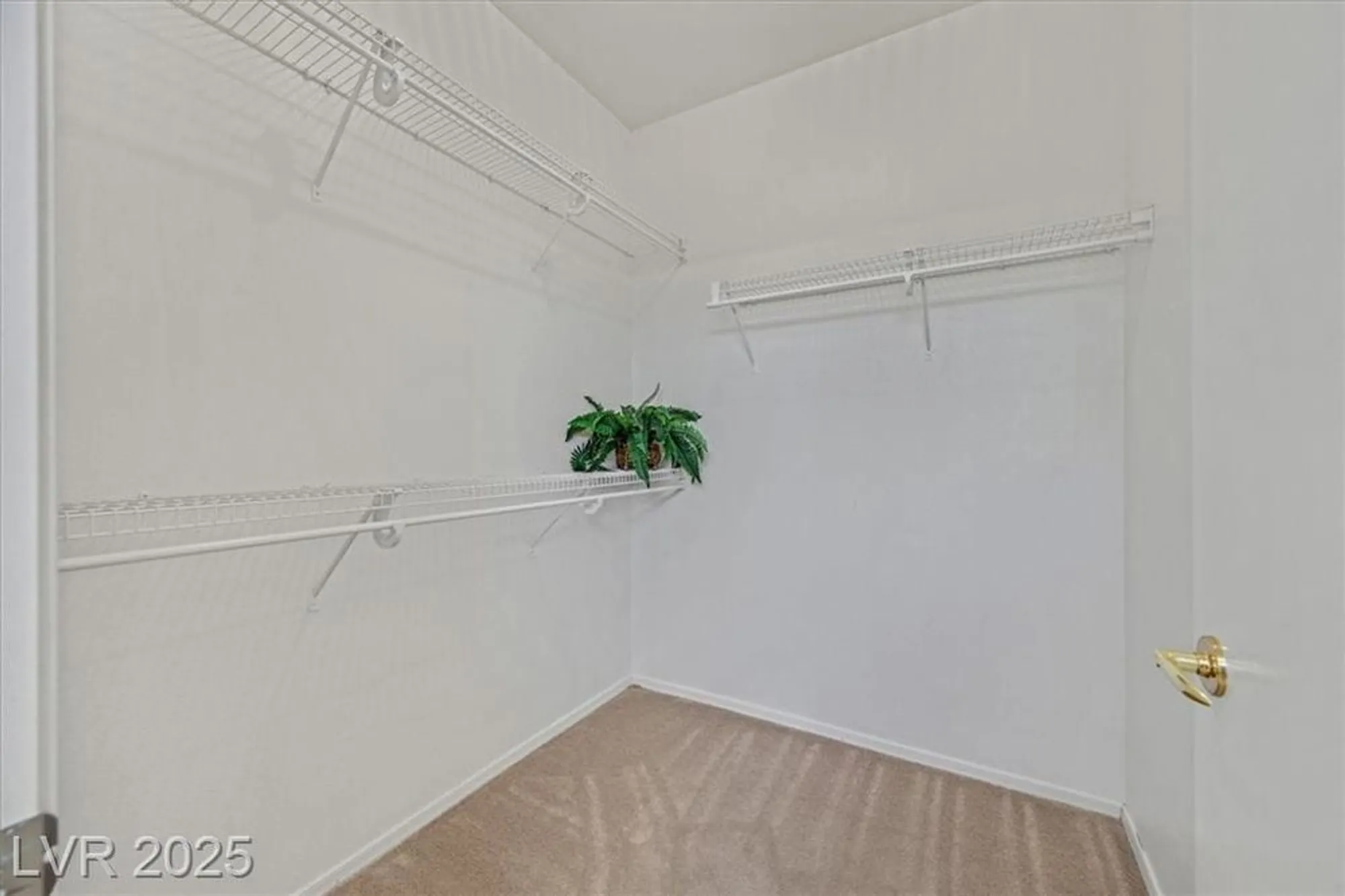 Property Slideshow image 17 of 37 | 2026 wildwood lake st, Henderson, NV, 89052