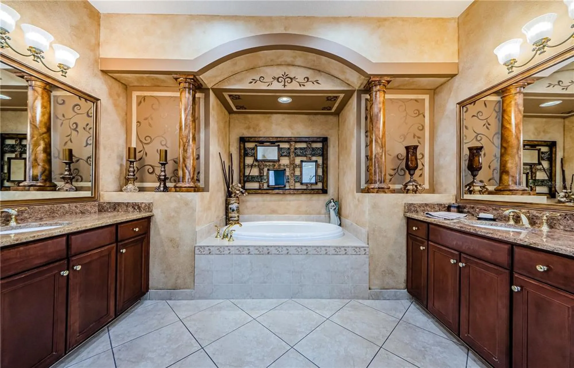 Property Slideshow image 26 of 77 | 4947 sandy brook cir, Wimauma, FL, 33598