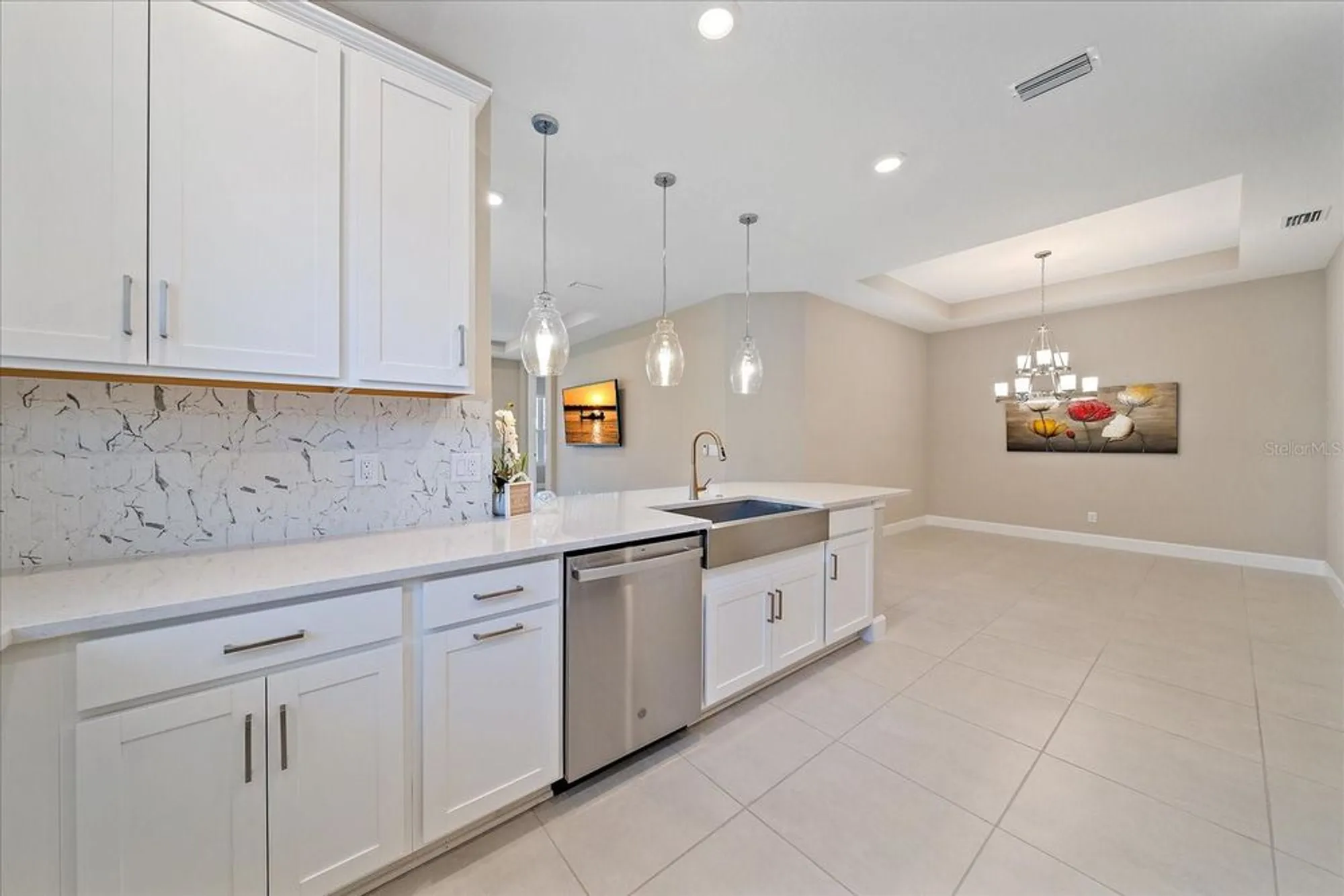 Property Slideshow image 9 of 38 | 6120 plateau ct, Bradenton, FL, 34203