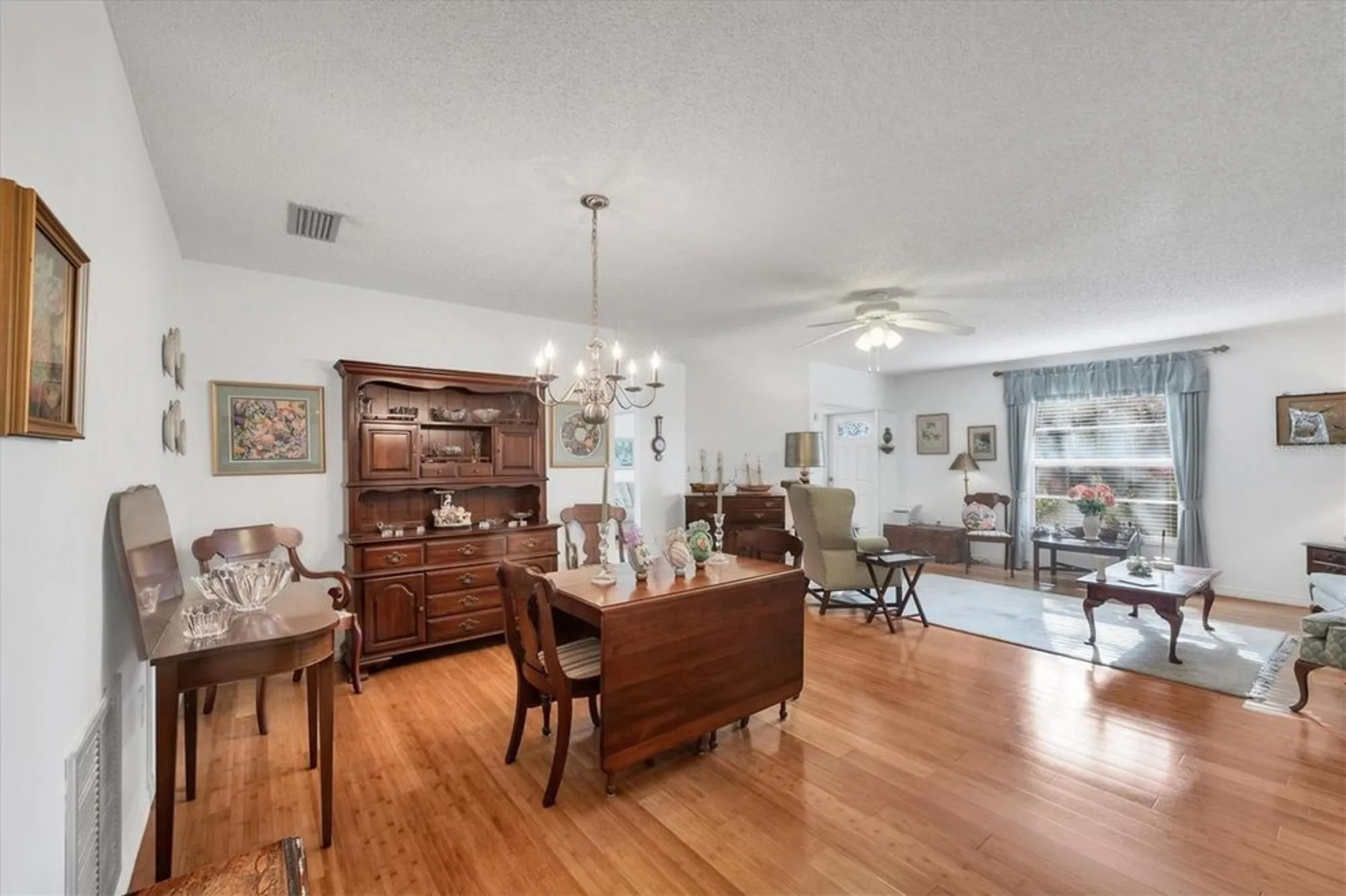 Property Slideshow image 9 of 29 | 4058 oakhurst dr 3174, Sarasota, FL, 34233