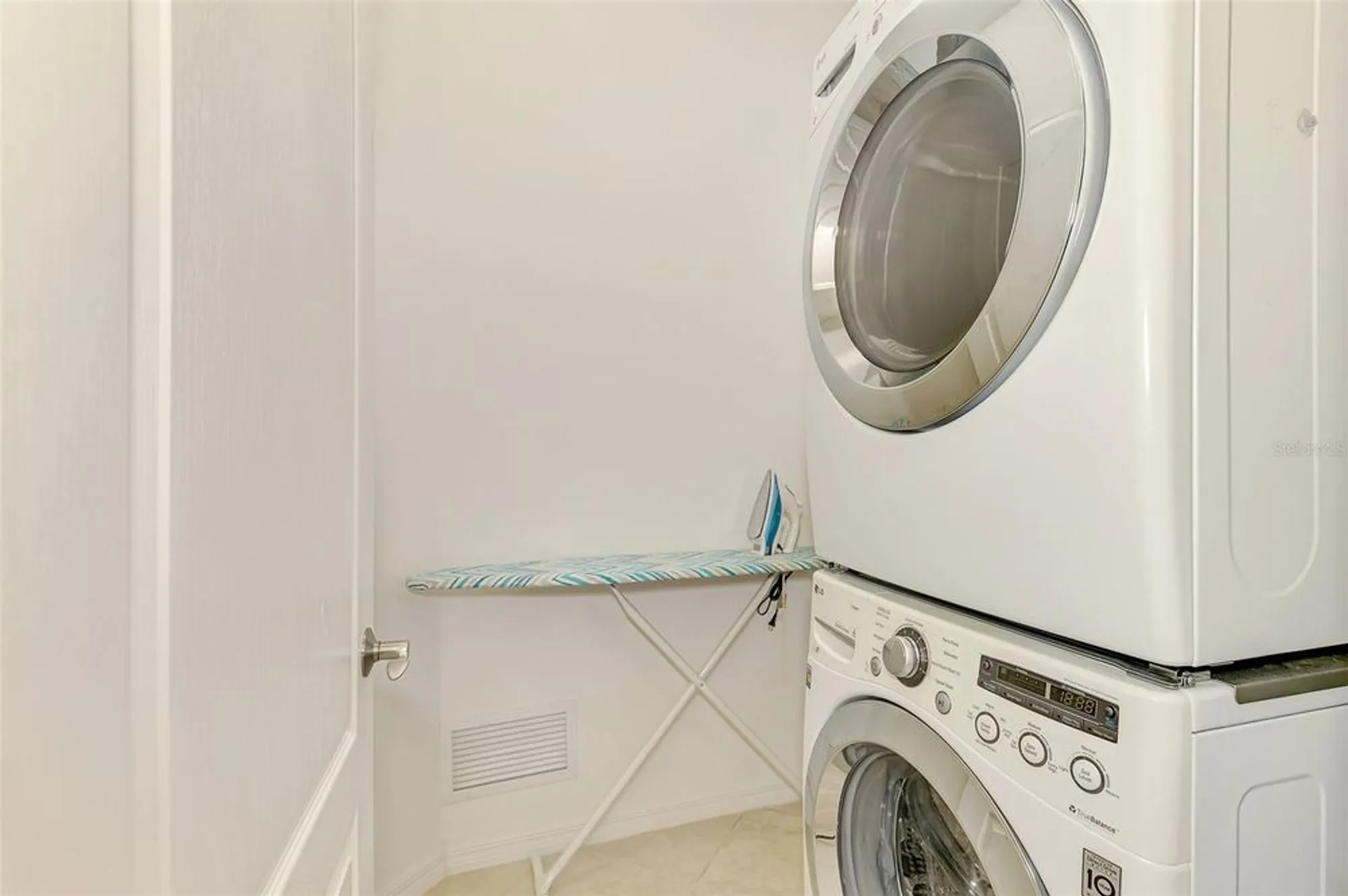 Property Slideshow image 30 of 39 | 1375 backspin dr, Englewood, FL, 34223