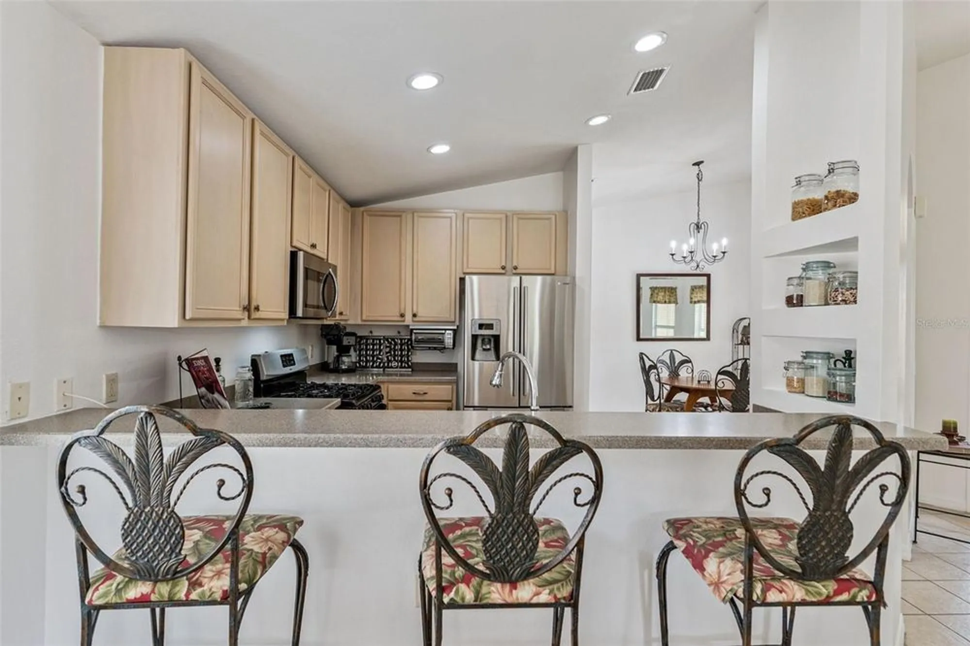 Property Slideshow image 9 of 40 | 400 lake suzanne dr, Lake Wales, FL, 33859