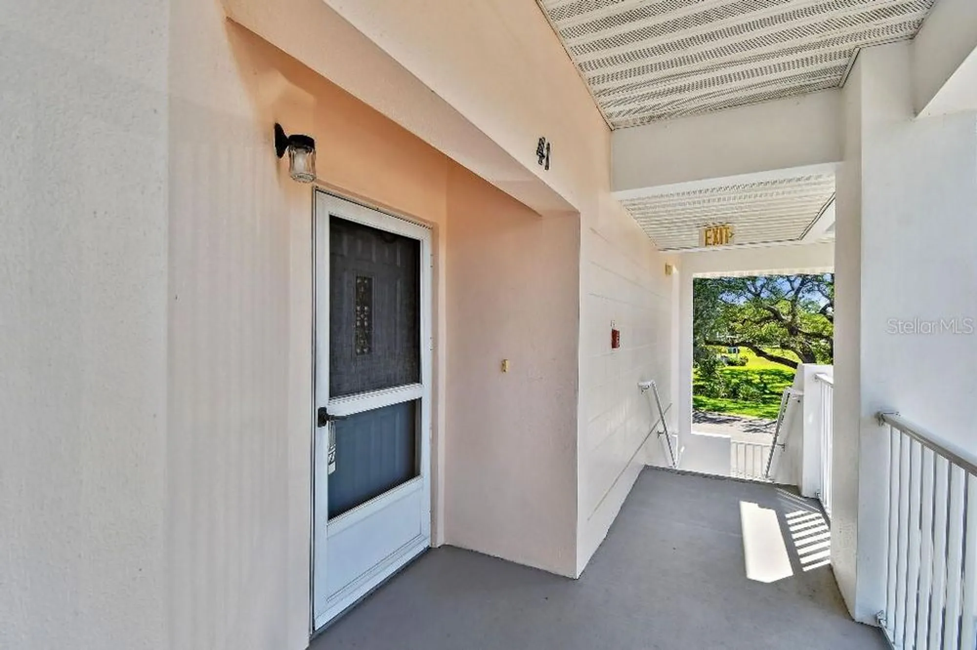 Property Slideshow image 2 of 23 | 2291 americus blvd 41, Clearwater, FL, 33763