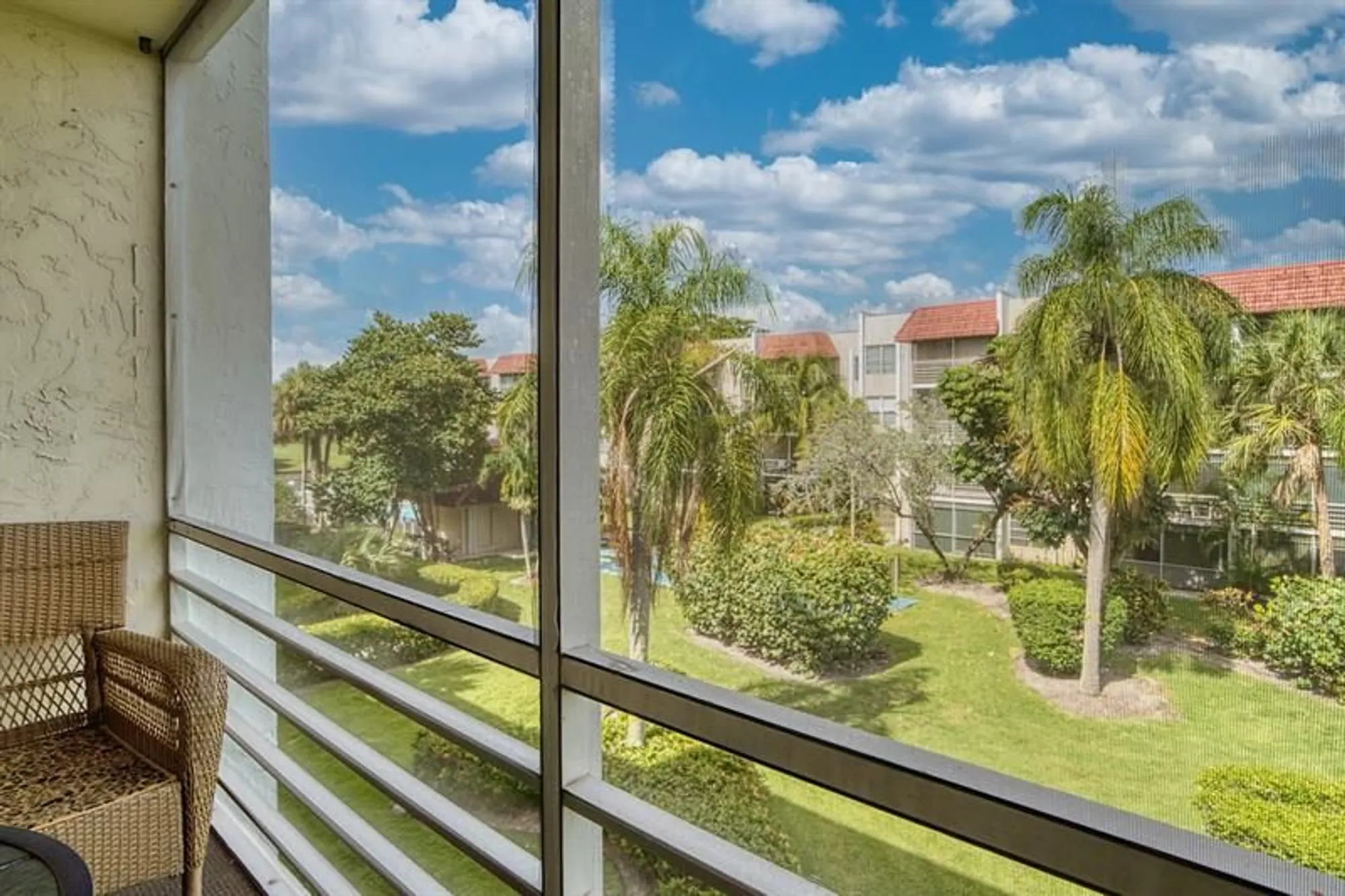 Property Slideshow image 16 of 43 | 3776 inverrary blvd 308r, Lauderhill, FL, 33319